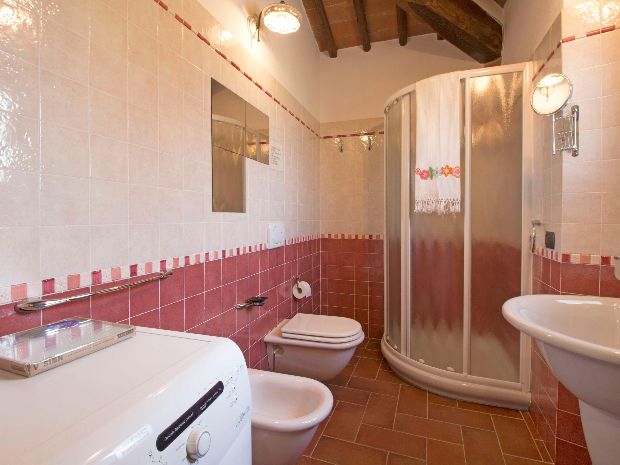 Photo 18 - 3 bedroom House in Cortona with swimming pool and garden