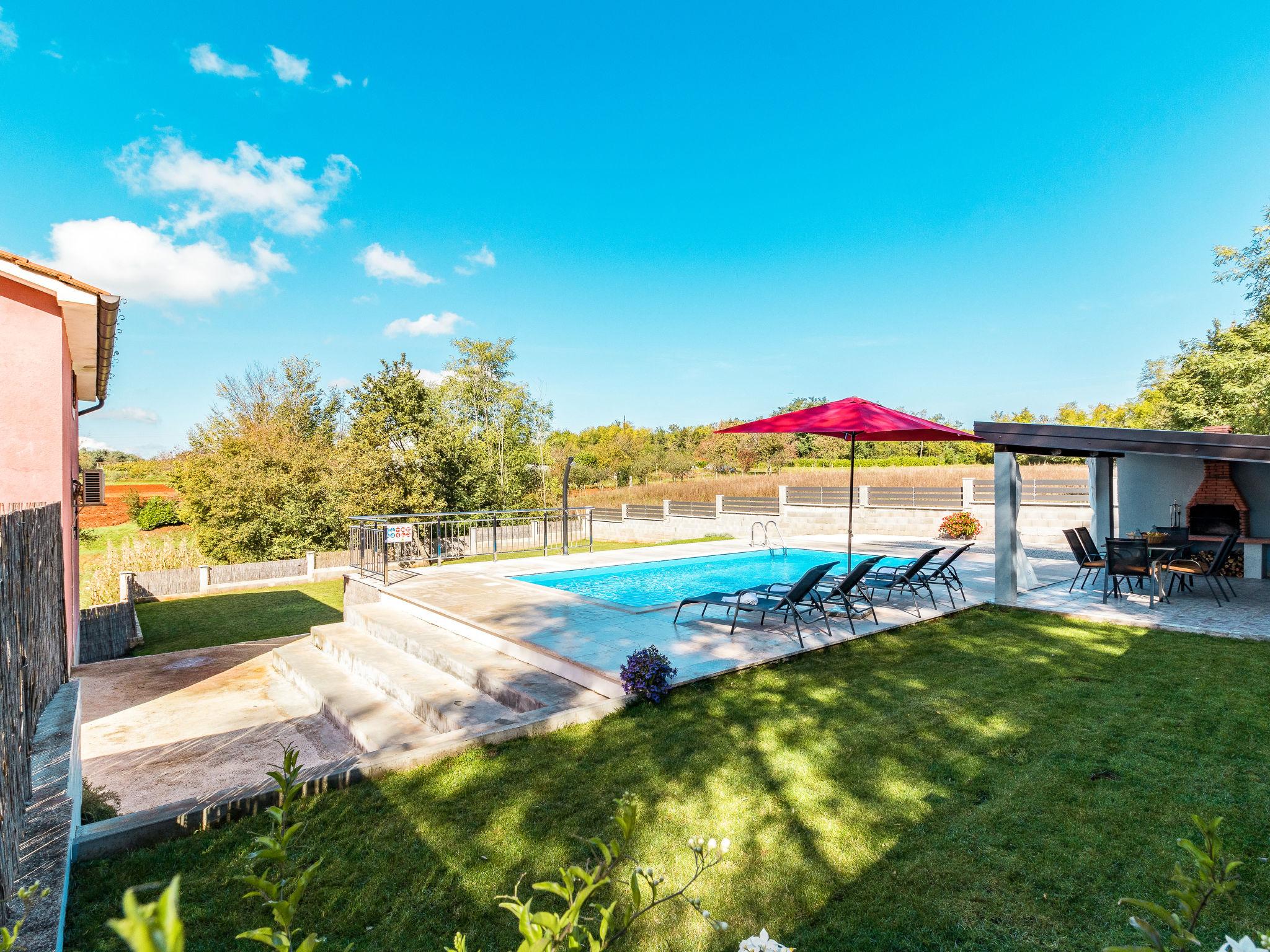 Photo 20 - Maison de 2 chambres à Višnjan avec piscine privée et jardin