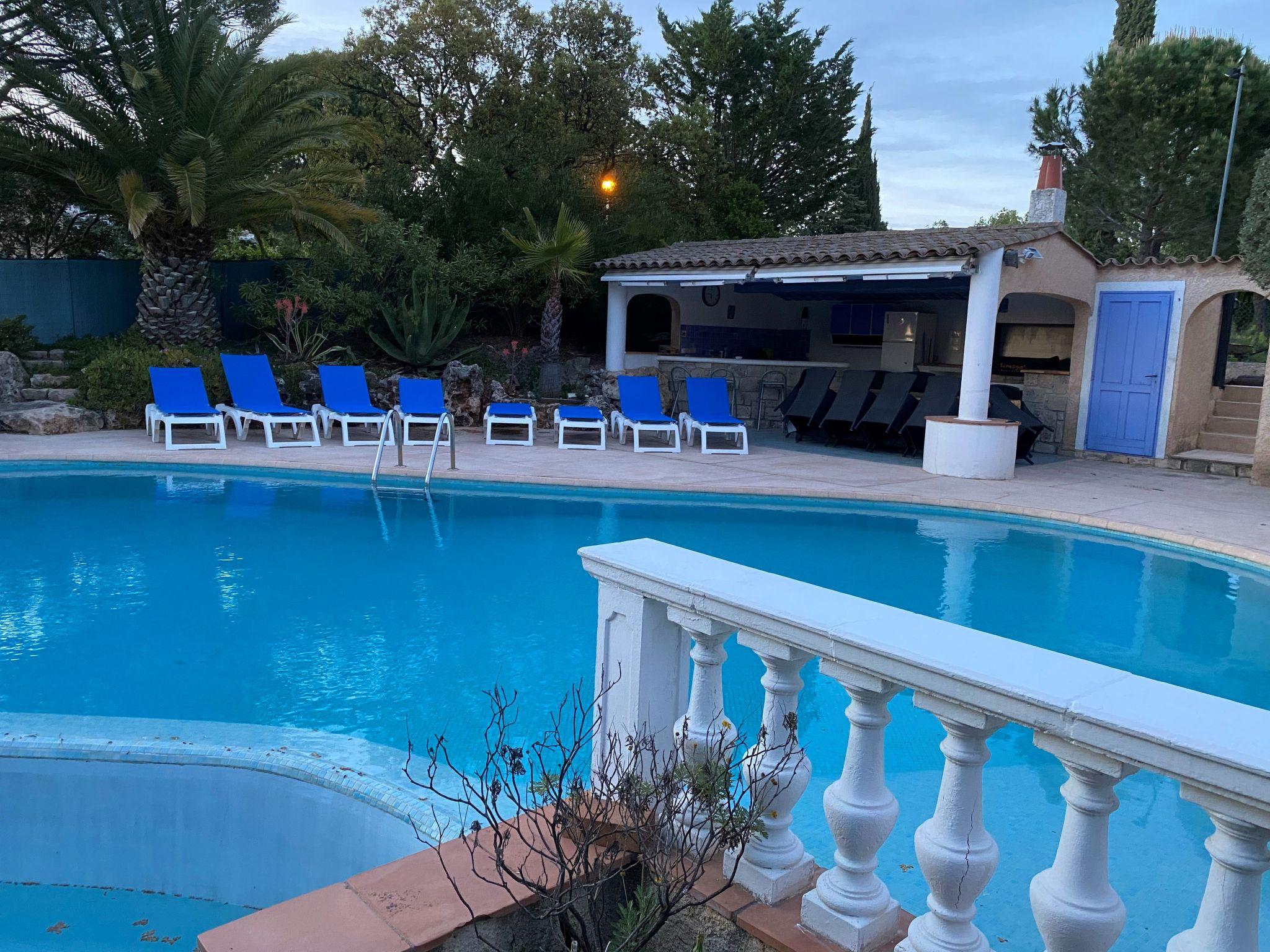 Photo 16 - Maison de 3 chambres à Roquebrune-sur-Argens avec piscine privée et jardin