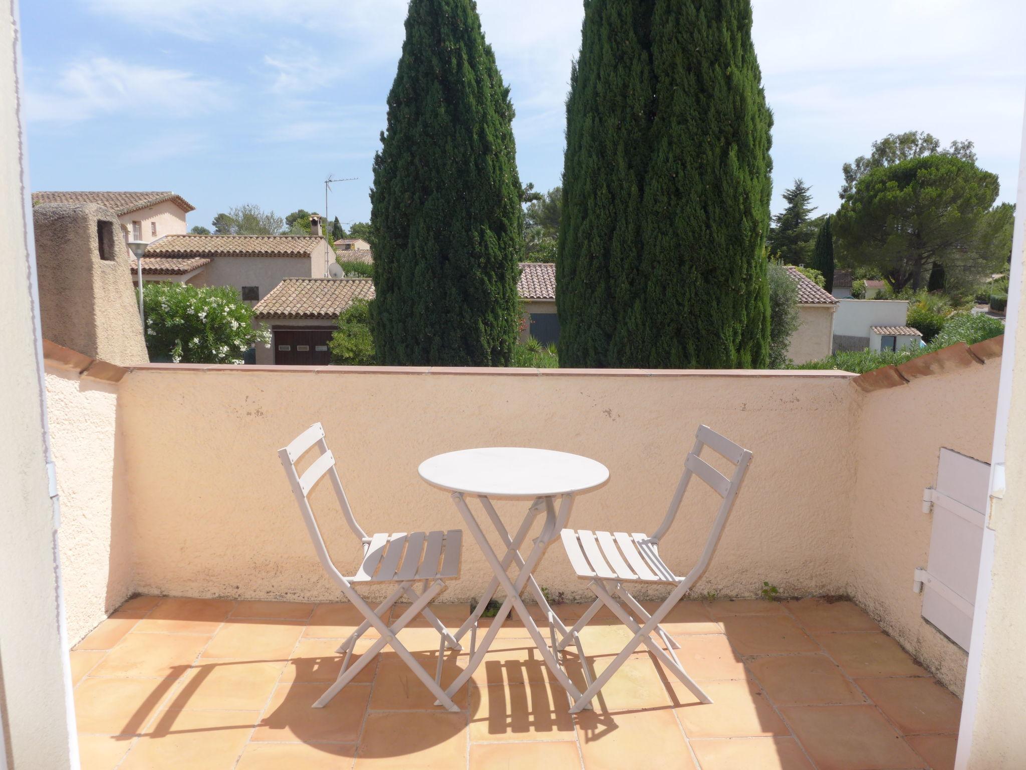 Photo 18 - Maison de 3 chambres à Roquebrune-sur-Argens avec piscine privée et vues à la mer