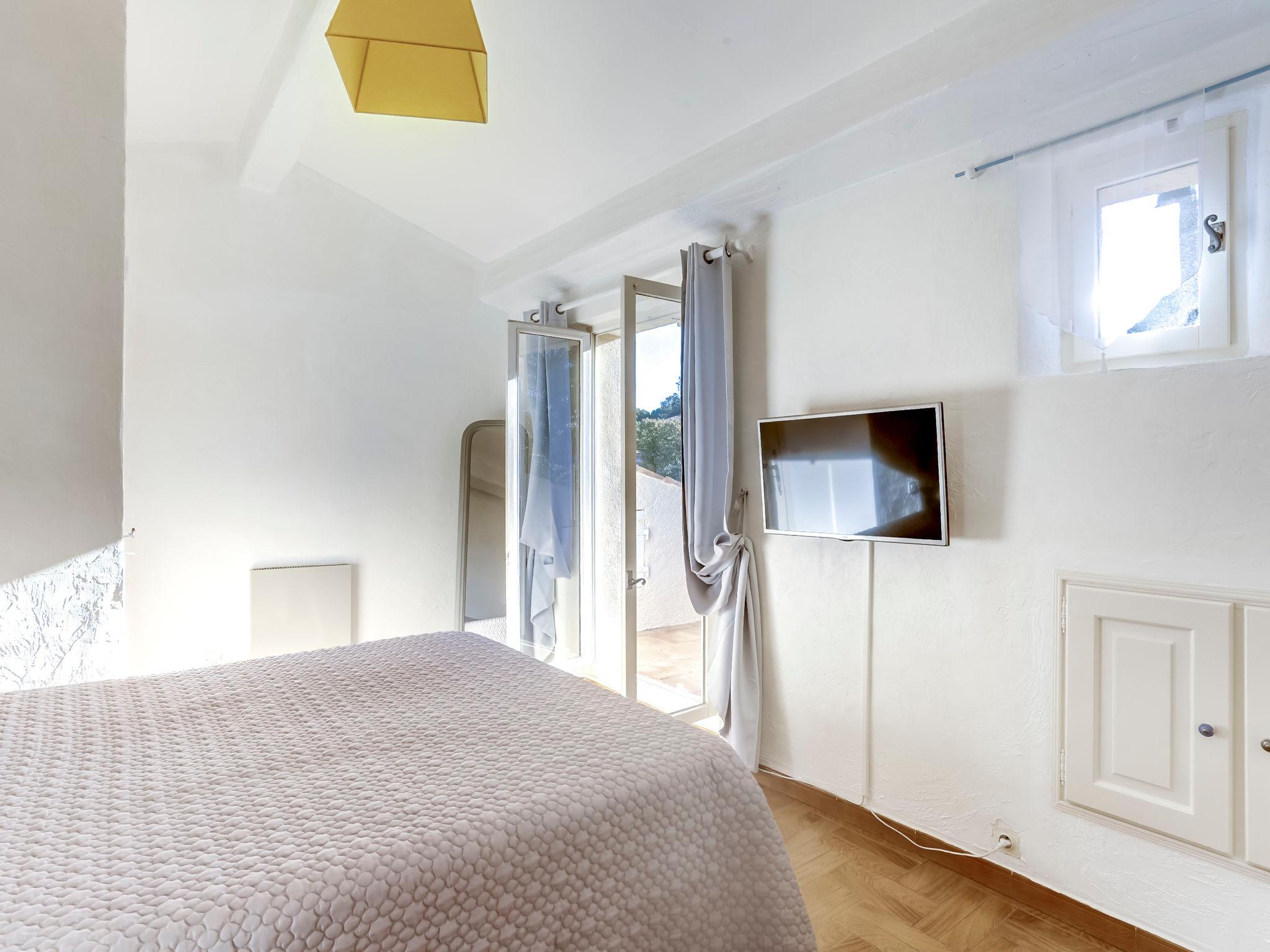Foto 10 - Casa con 3 camere da letto a Roquebrune-sur-Argens con piscina privata e vista mare