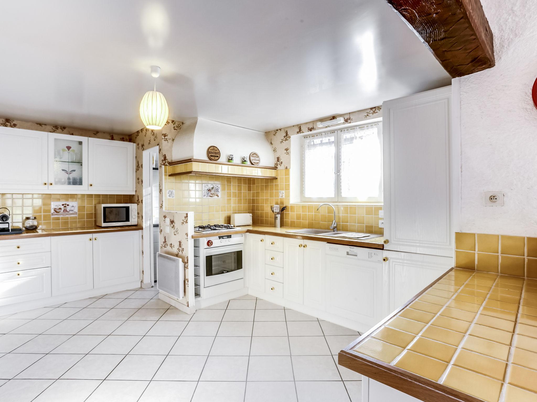 Photo 4 - Maison de 3 chambres à Roquebrune-sur-Argens avec piscine privée et vues à la mer