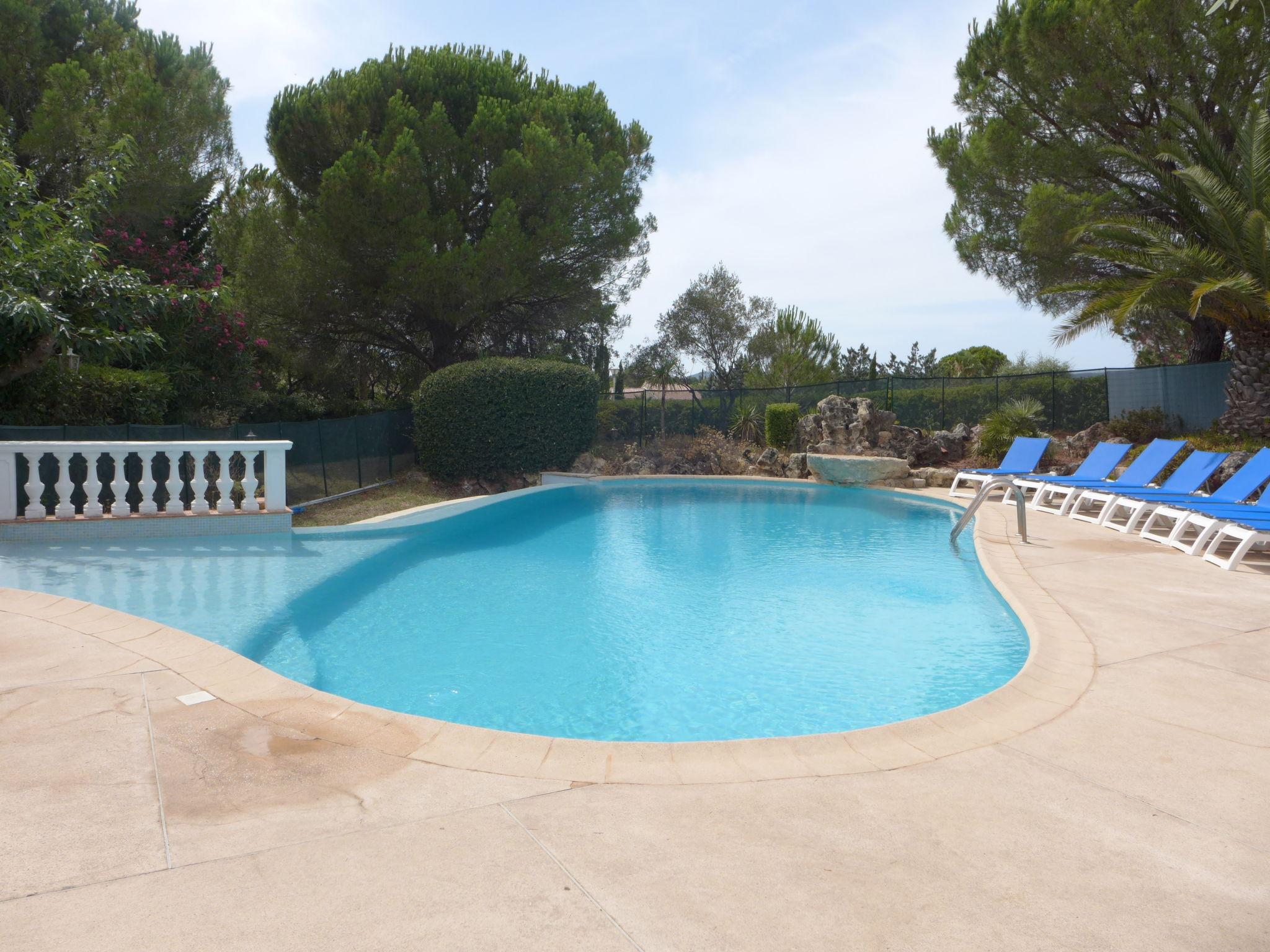 Photo 17 - Maison de 3 chambres à Roquebrune-sur-Argens avec piscine privée et vues à la mer