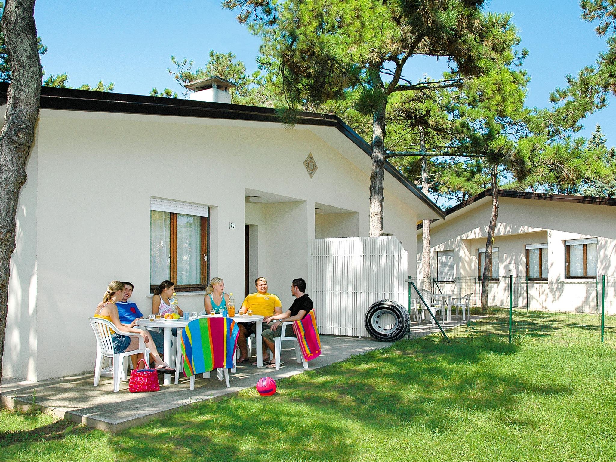 Foto 1 - Casa con 2 camere da letto a Lignano Sabbiadoro con giardino e terrazza