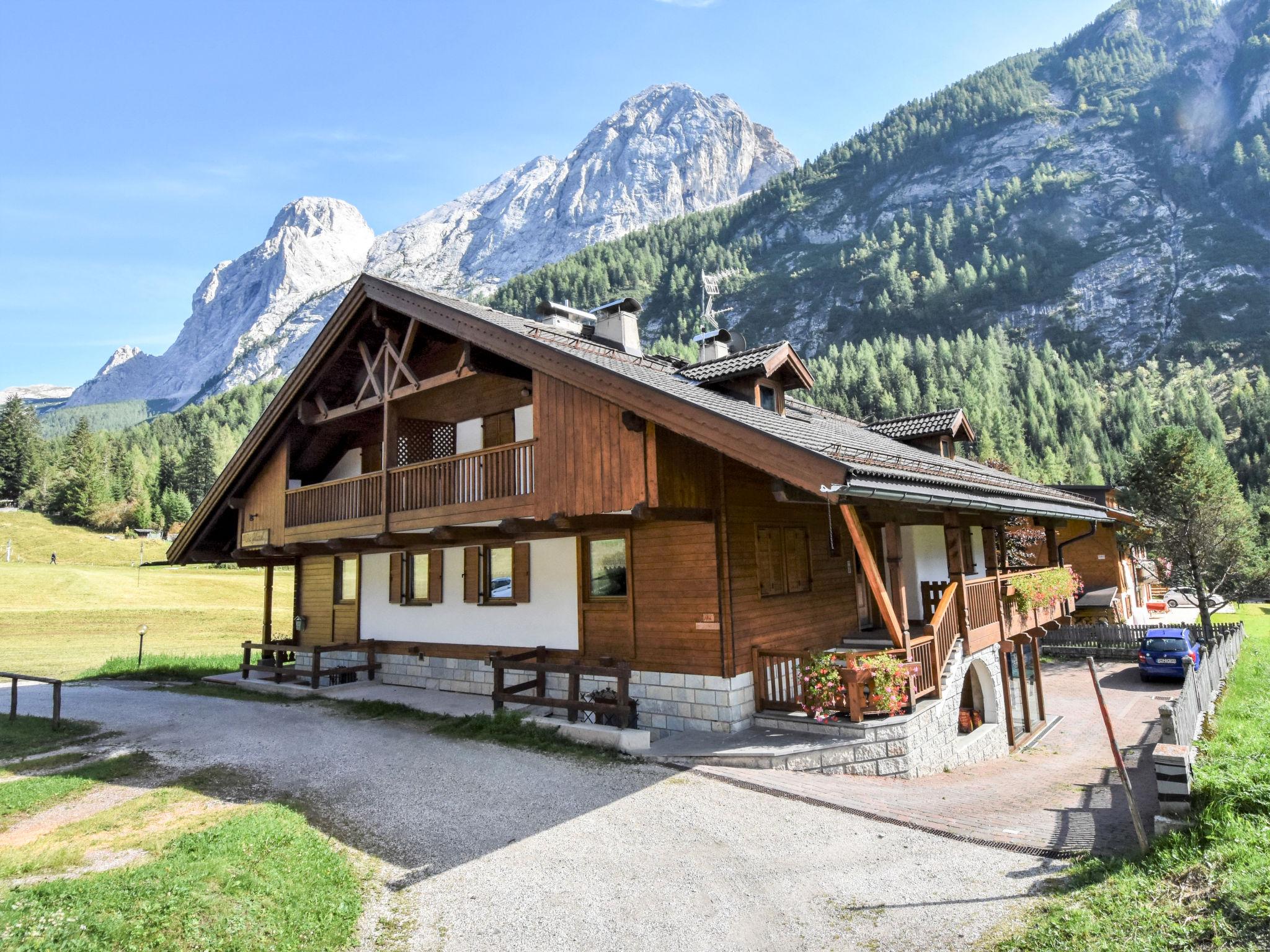 Foto 1 - Apartment mit 1 Schlafzimmer in Canazei mit blick auf die berge