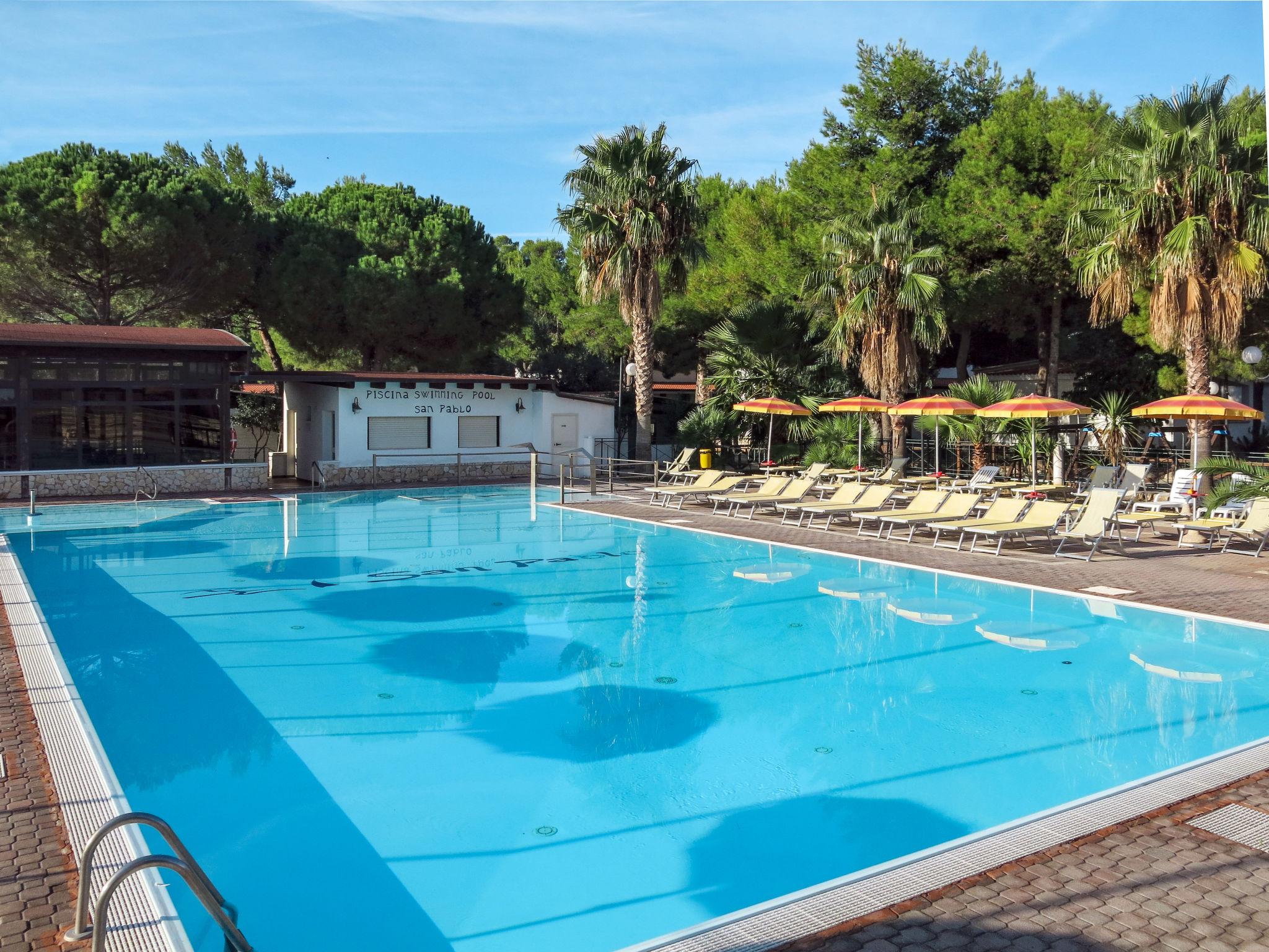 Photo 2 - Maison de 2 chambres à Vieste avec piscine et jardin