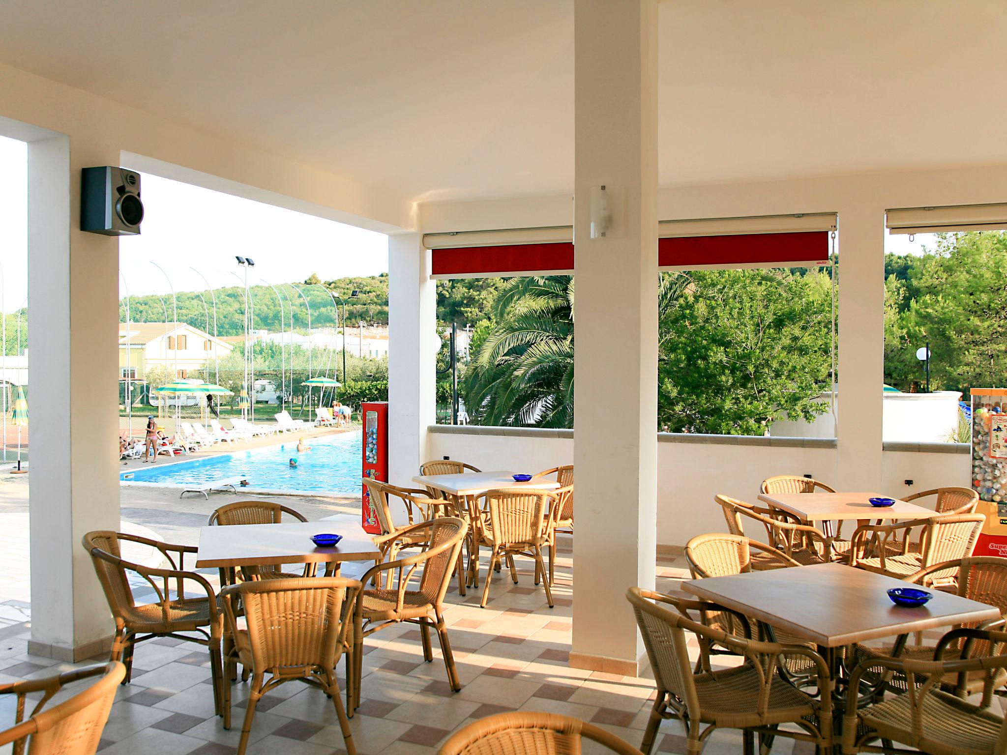 Photo 12 - Maison de 2 chambres à Vieste avec piscine et jardin