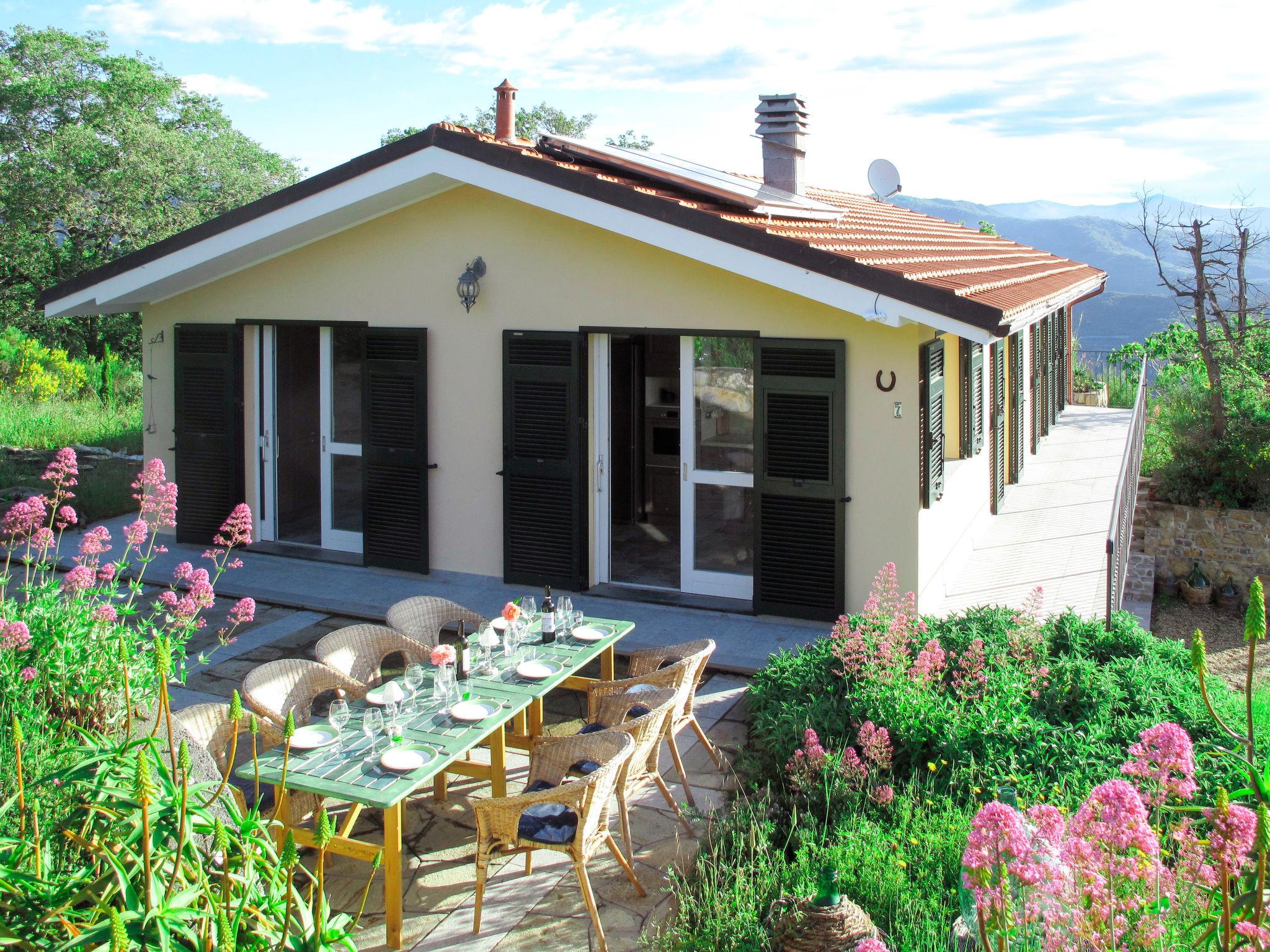 Photo 1 - Maison de 4 chambres à Dolcedo avec jardin et terrasse