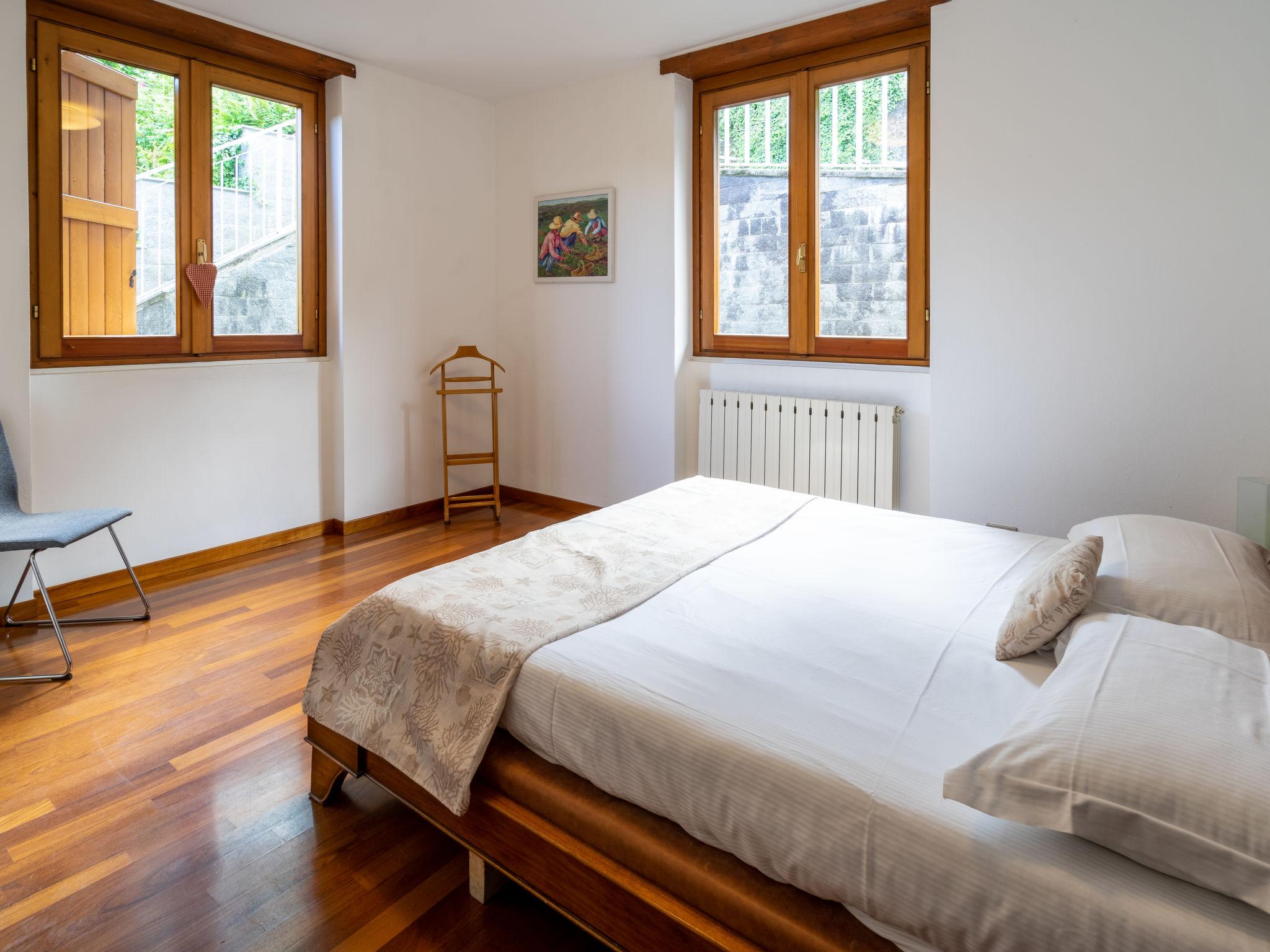 Foto 13 - Appartamento con 2 camere da letto a Stresa con vista sulle montagne