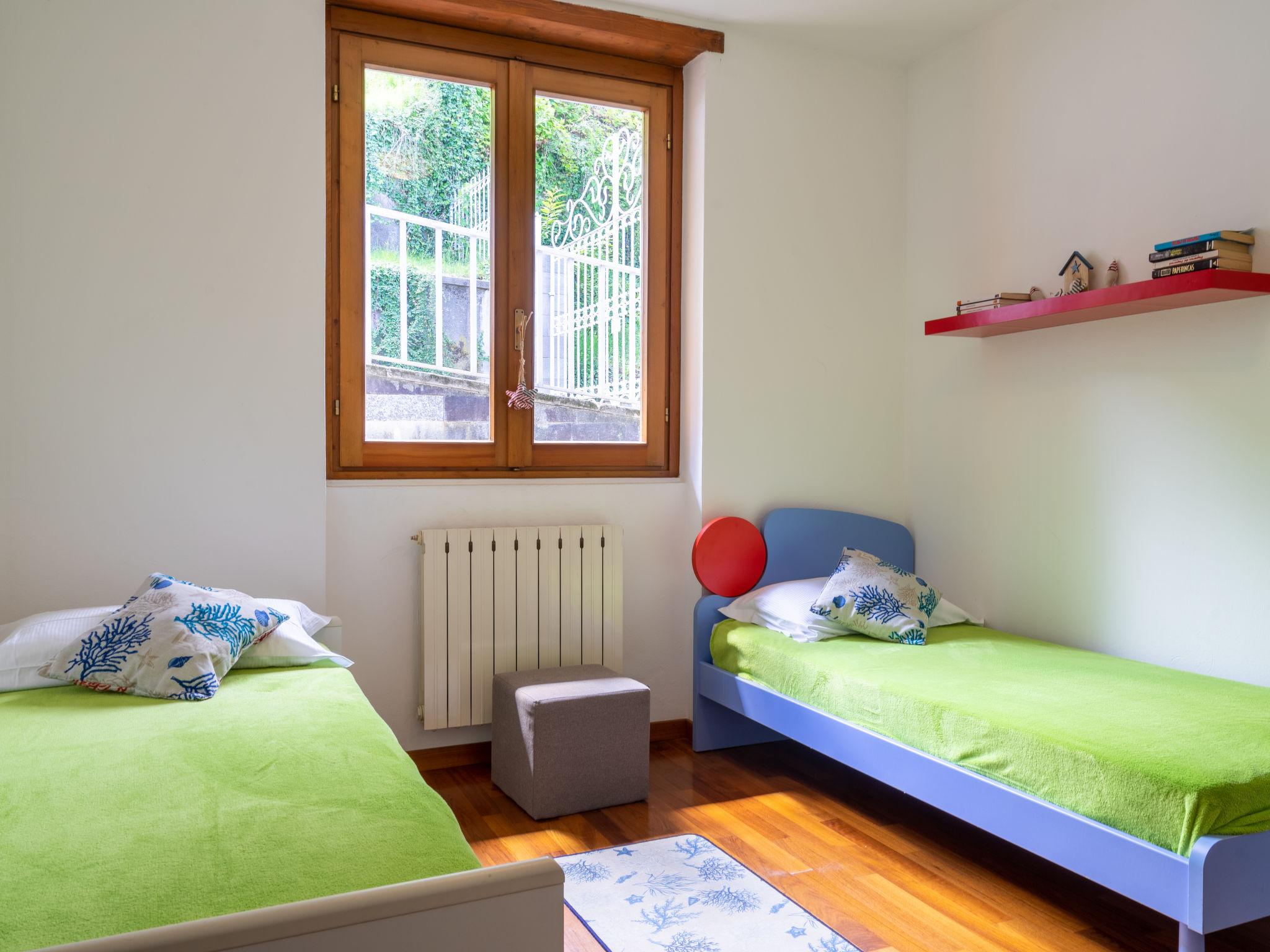 Foto 15 - Appartamento con 2 camere da letto a Stresa con vista sulle montagne