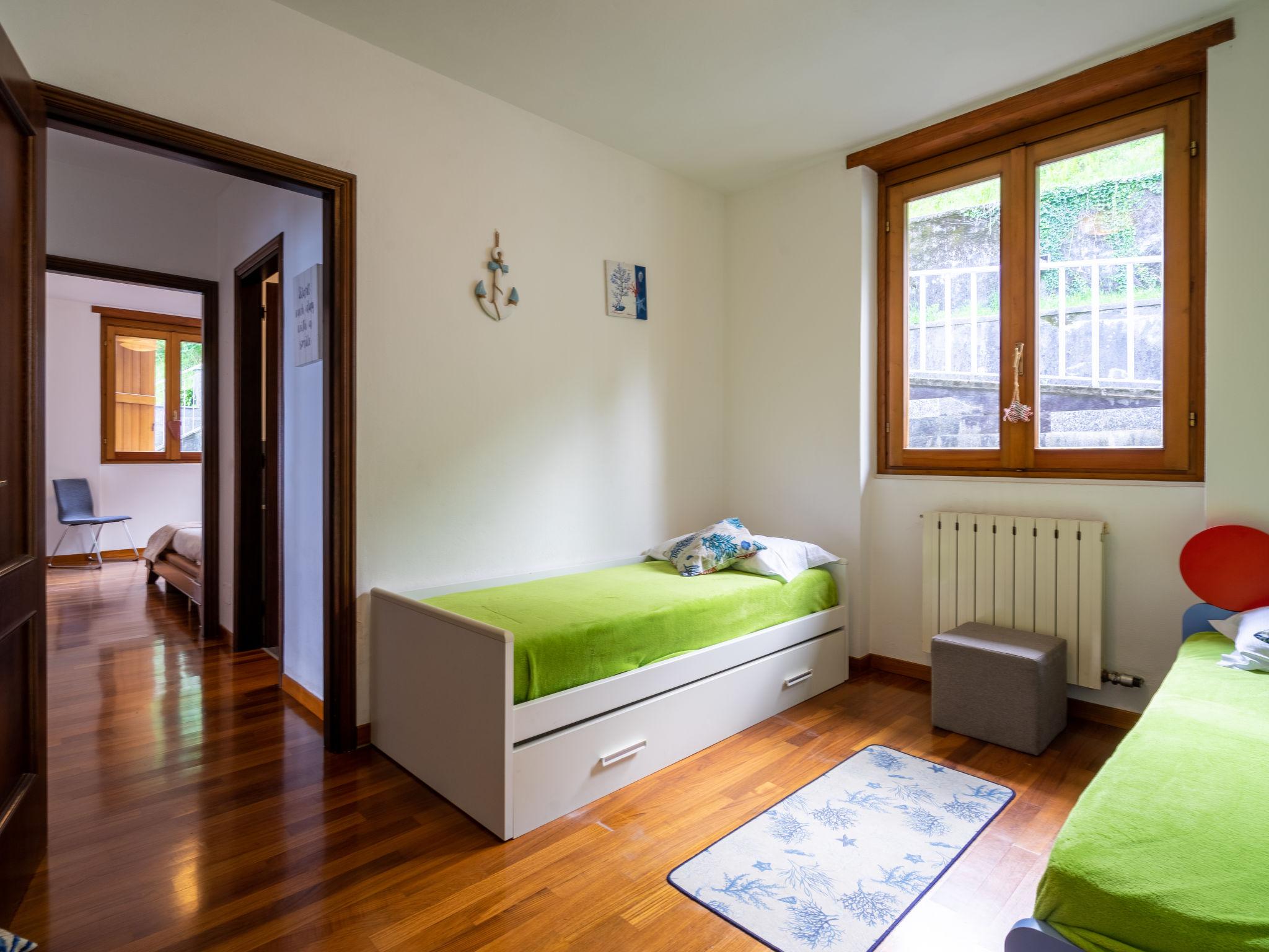 Foto 14 - Appartamento con 2 camere da letto a Stresa con vista sulle montagne