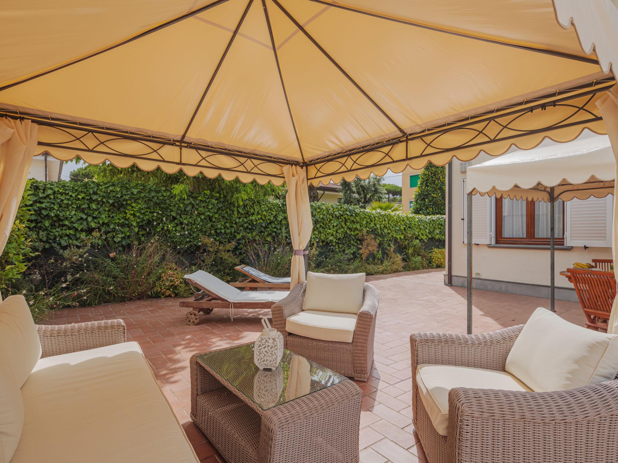 Photo 3 - Maison de 3 chambres à Camaiore avec jardin et terrasse