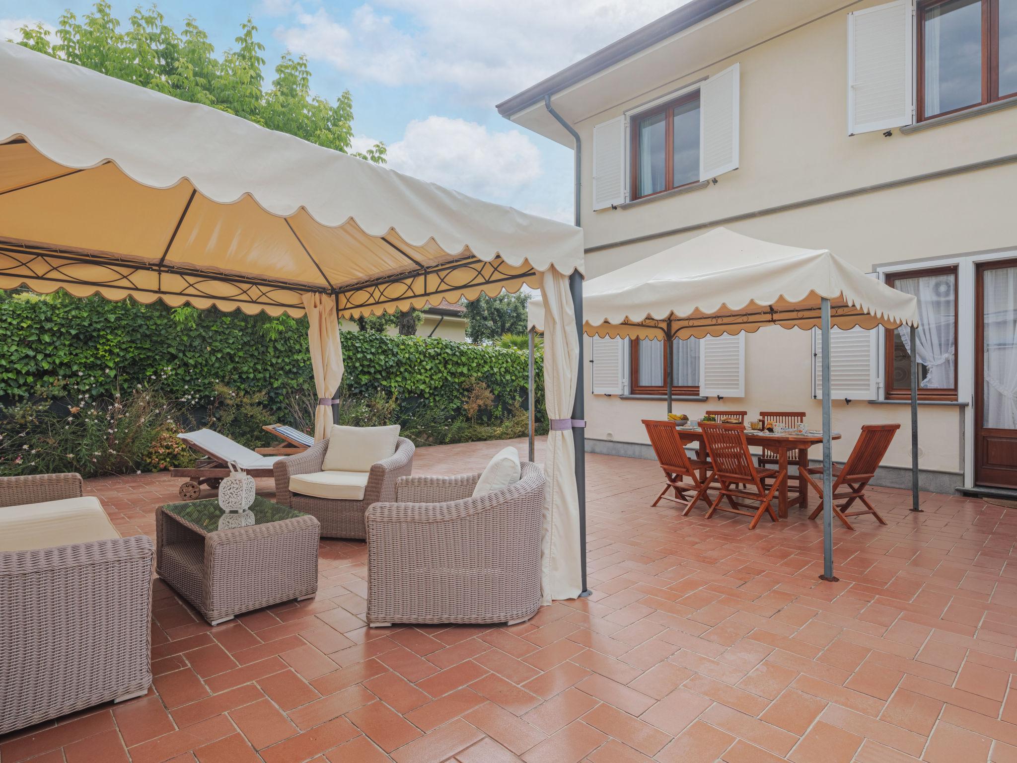 Photo 2 - Maison de 3 chambres à Camaiore avec jardin et terrasse