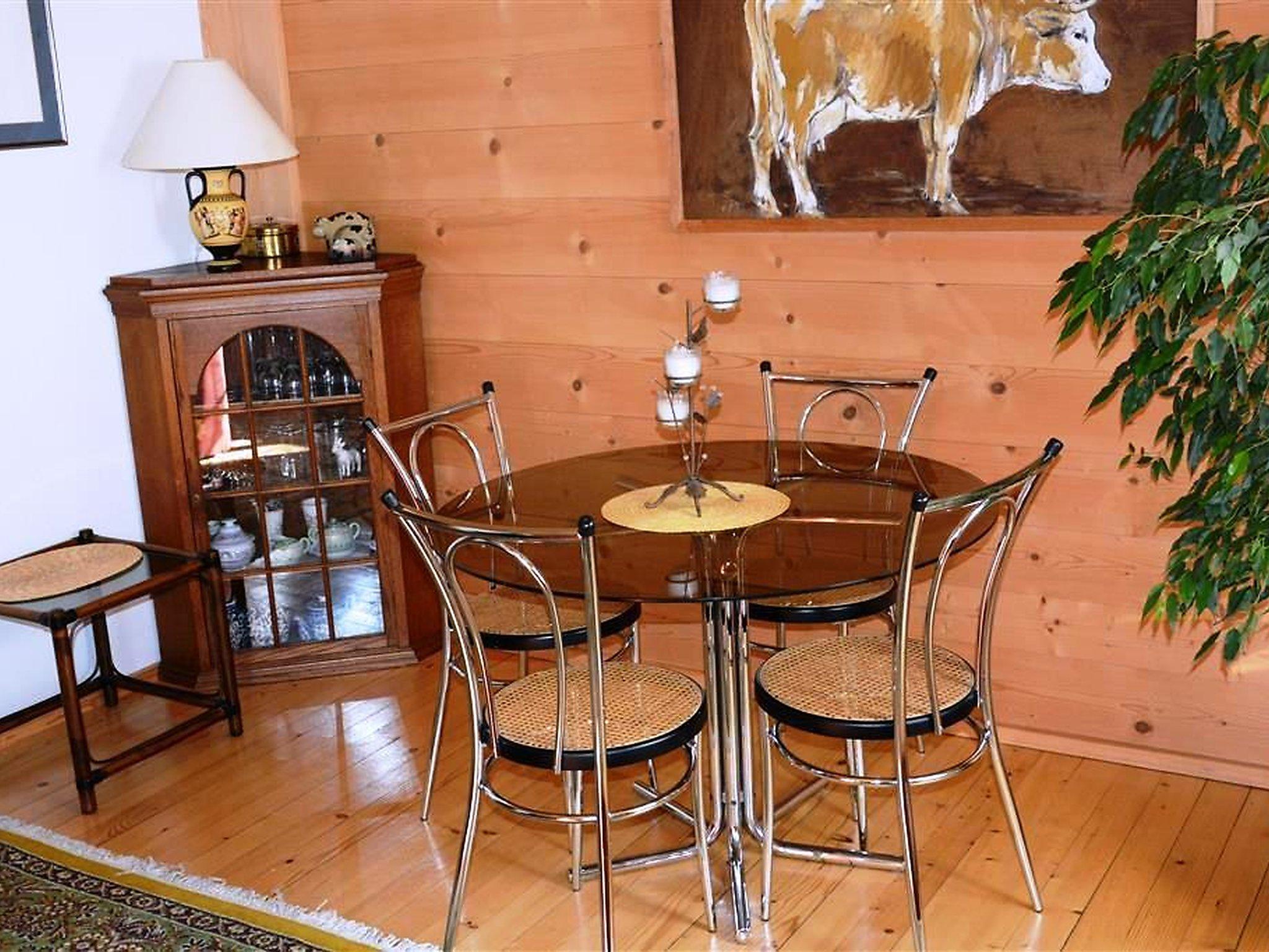 Photo 9 - 2 bedroom Apartment in Saanen