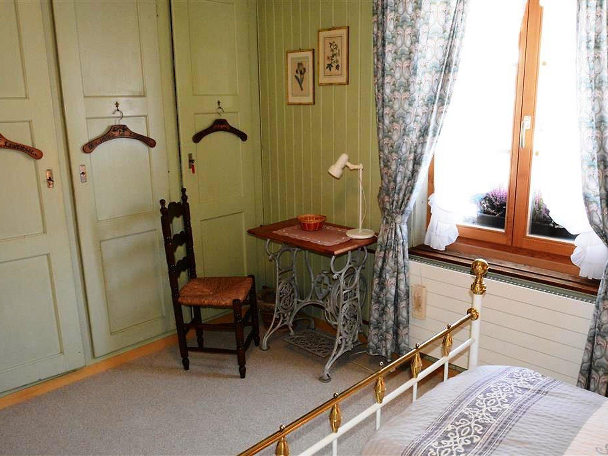 Foto 14 - Appartamento con 2 camere da letto a Saanen