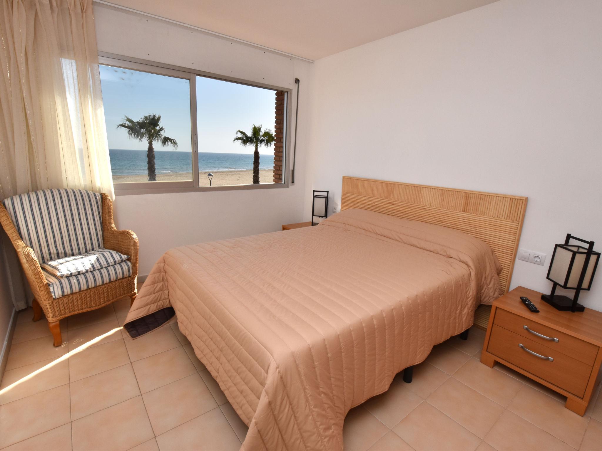 Foto 5 - Apartamento de 4 habitaciones en Torredembarra con piscina y vistas al mar