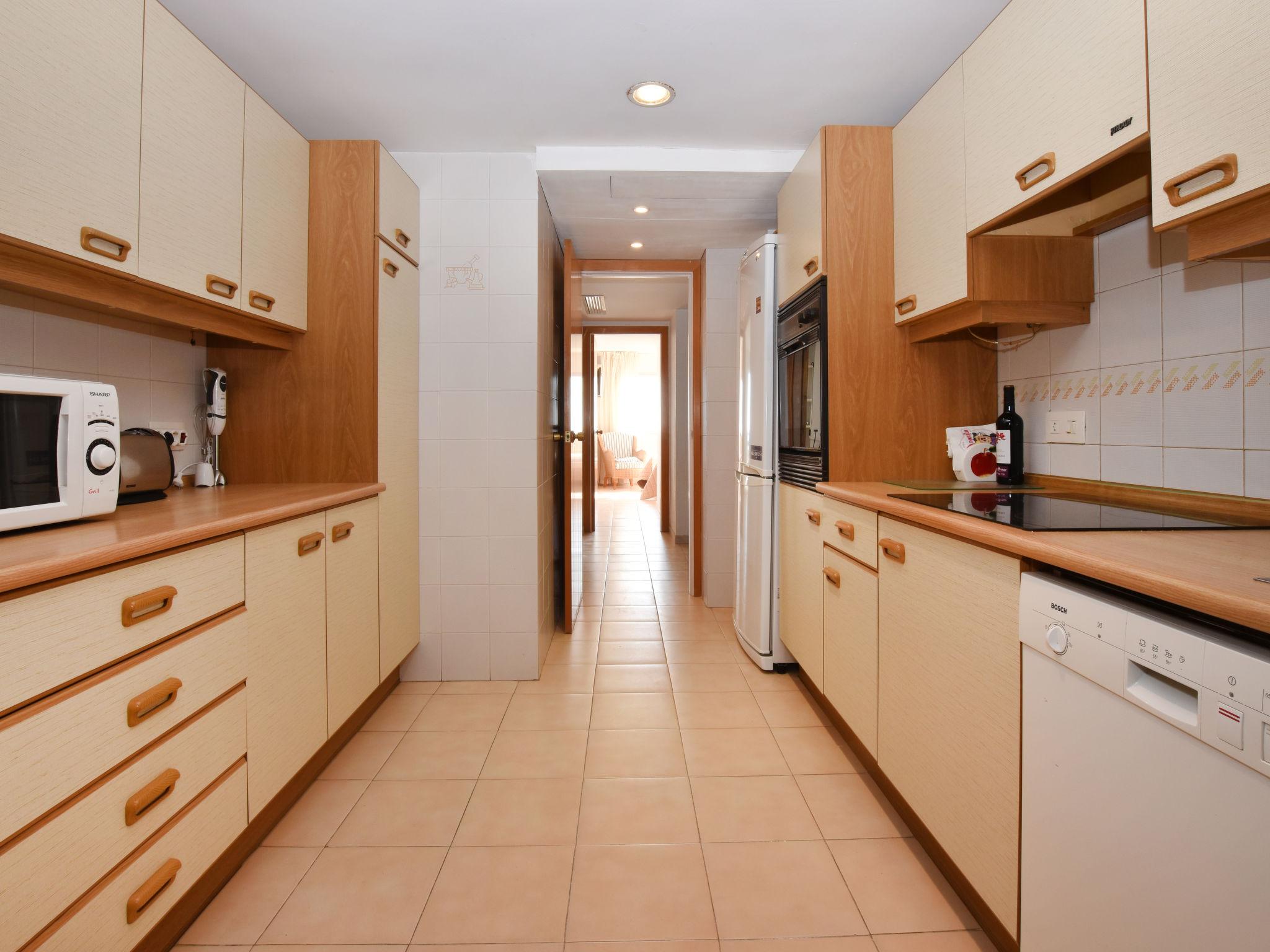 Photo 13 - 4 bedroom Apartment in Torredembarra with swimming pool and garden