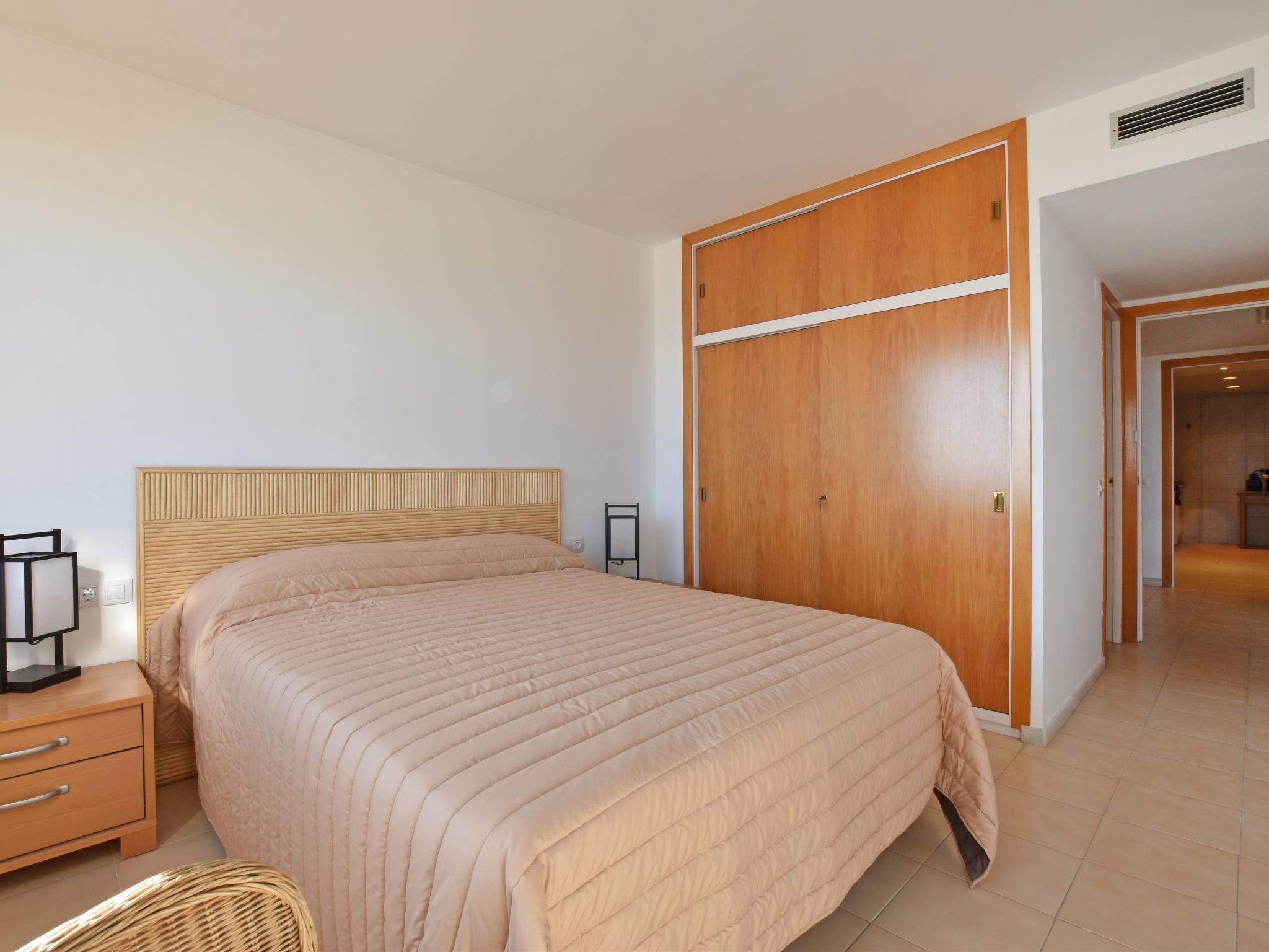 Foto 15 - Apartamento de 4 quartos em Torredembarra com piscina e vistas do mar