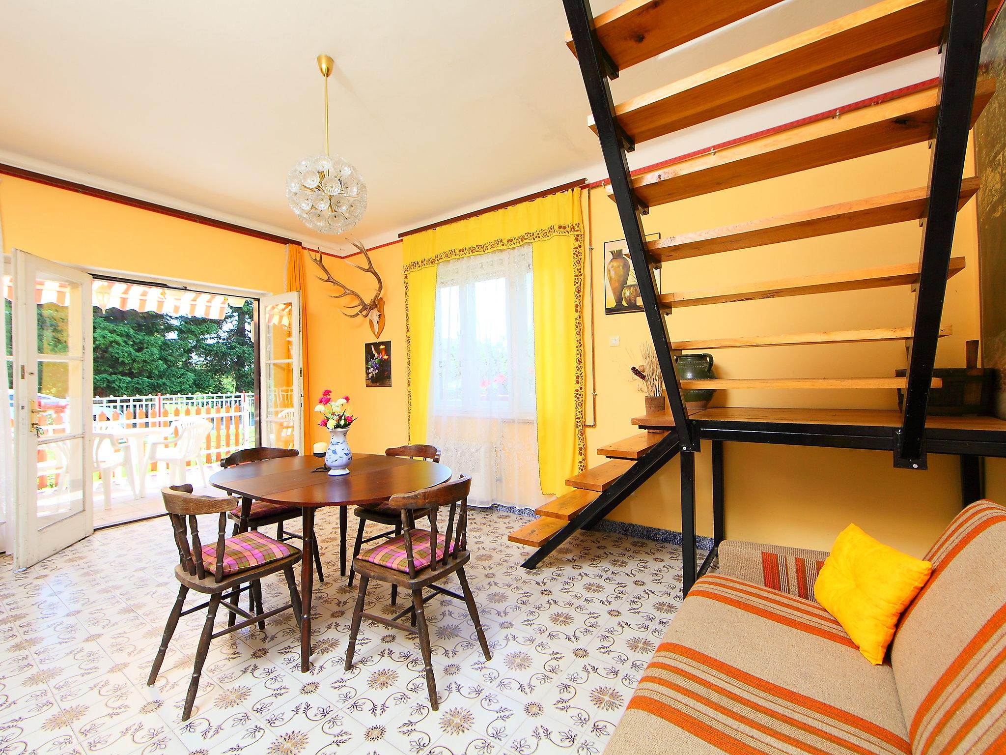 Foto 6 - Haus mit 2 Schlafzimmern in Balatonkeresztúr mit garten und terrasse