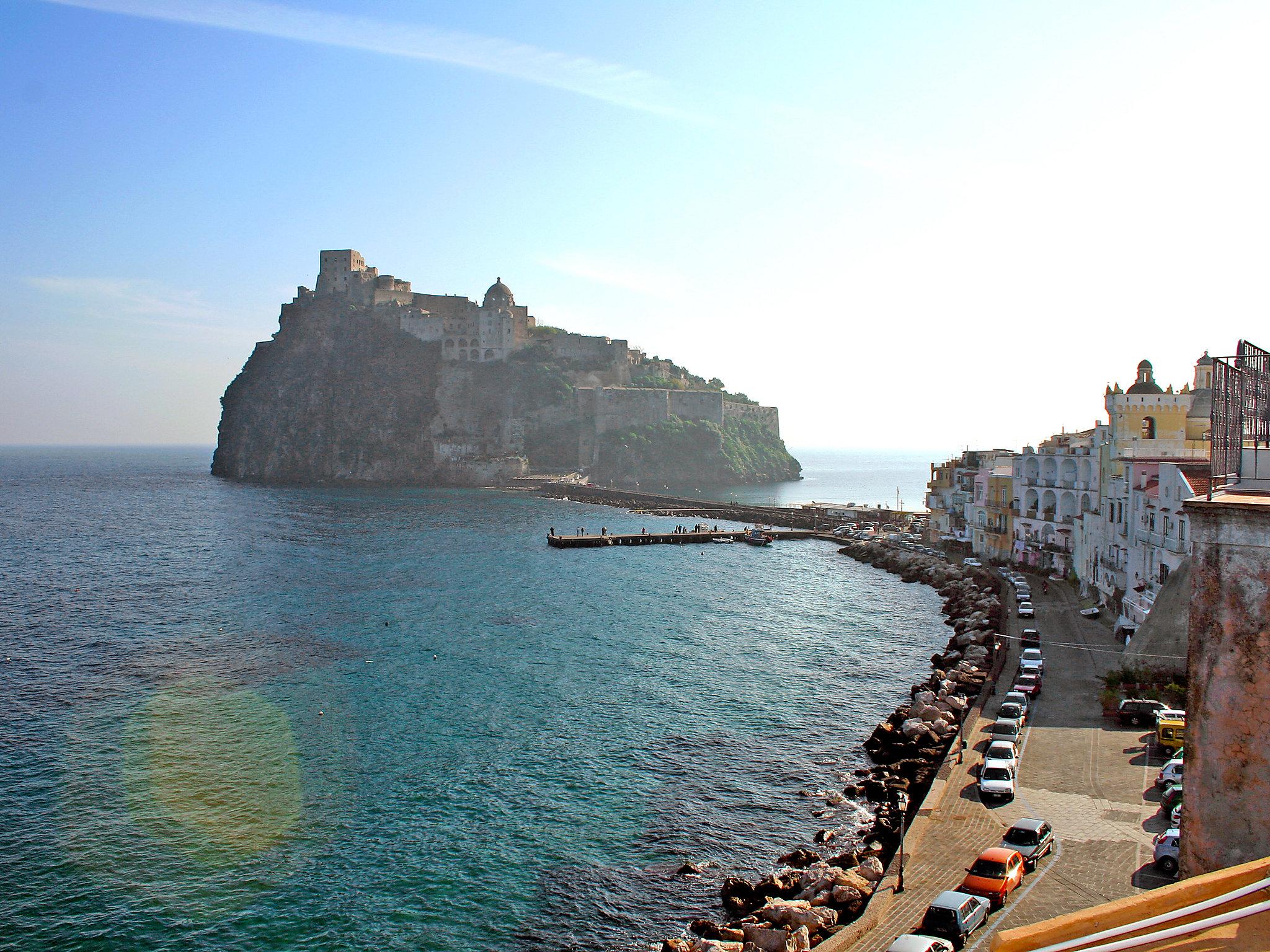 Foto 18 - Appartamento con 1 camera da letto a Ischia con terrazza