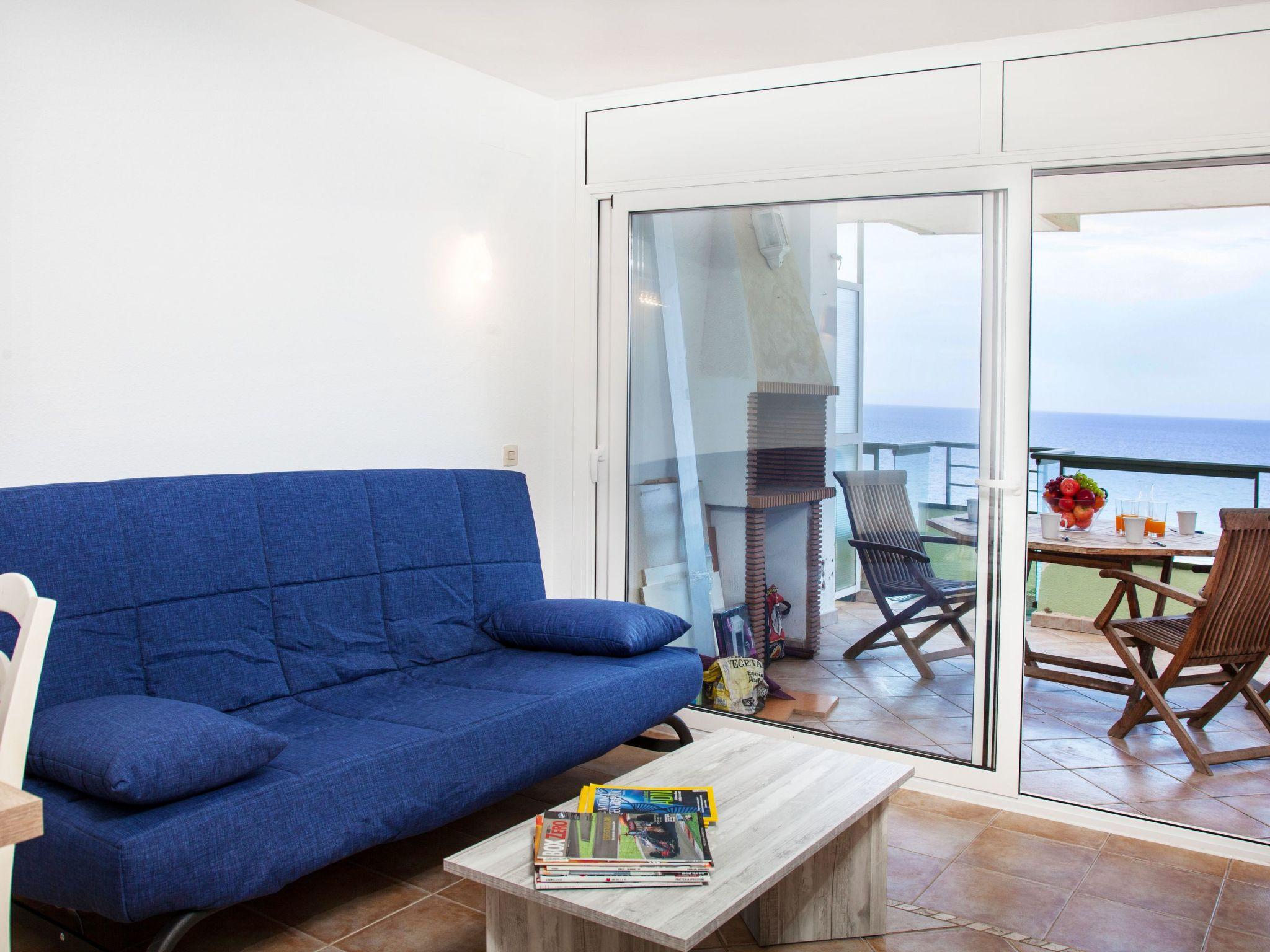 Foto 3 - Appartamento con 2 camere da letto a Castell-Platja d'Aro con terrazza e vista mare