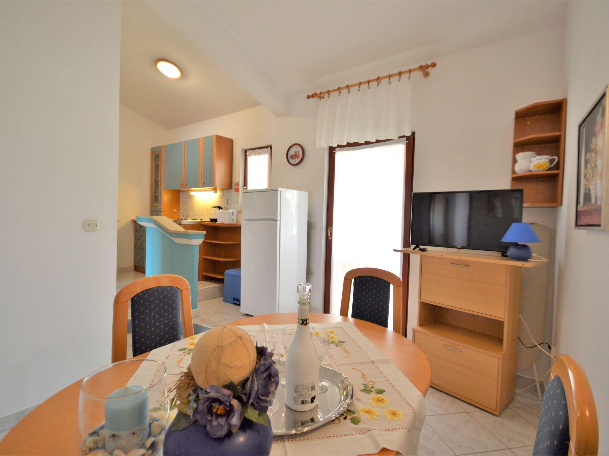 Foto 7 - Apartamento de 2 habitaciones en Medulin con vistas al mar