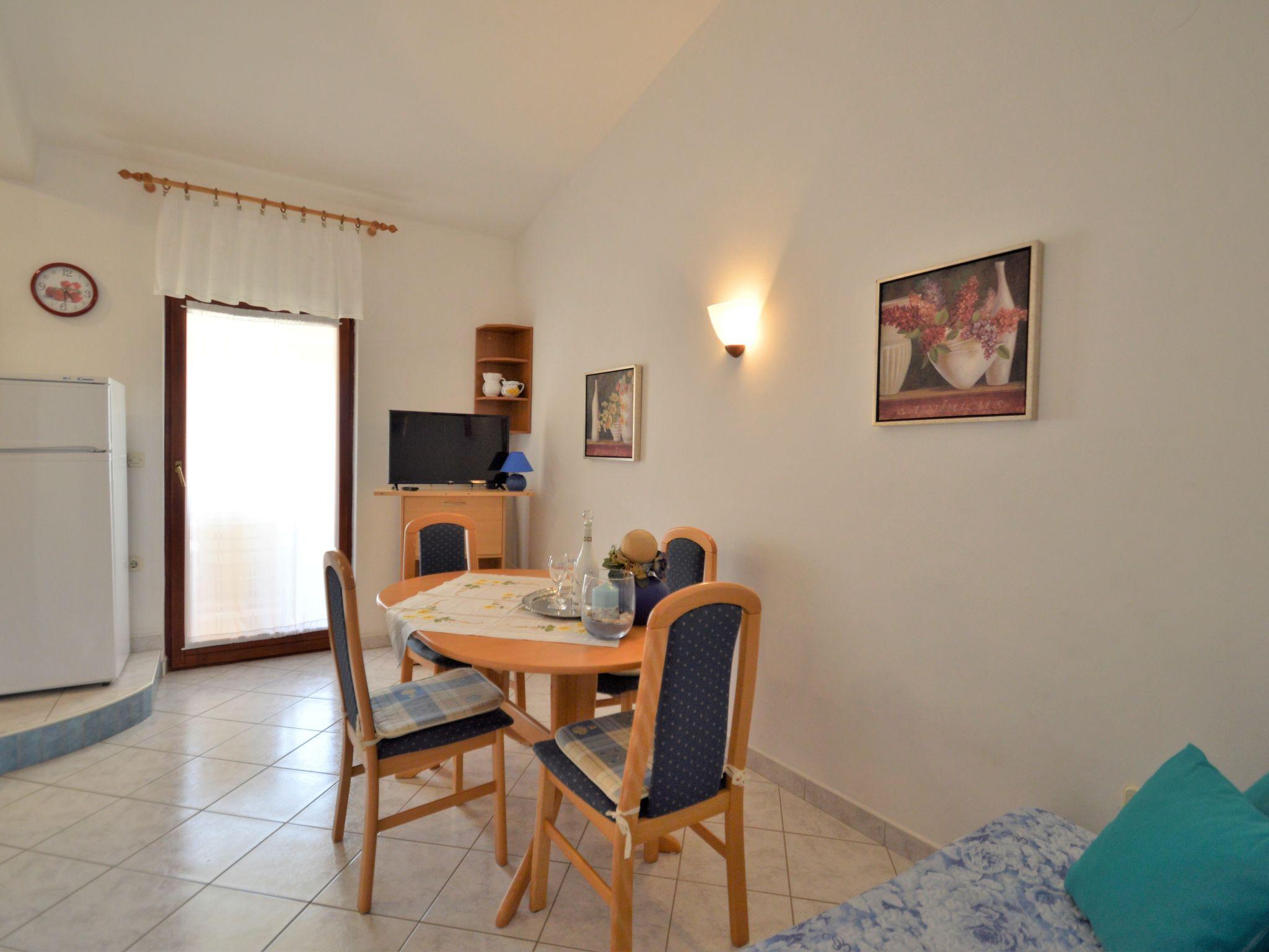 Photo 14 - 2 bedroom Apartment in Medulin with sea view