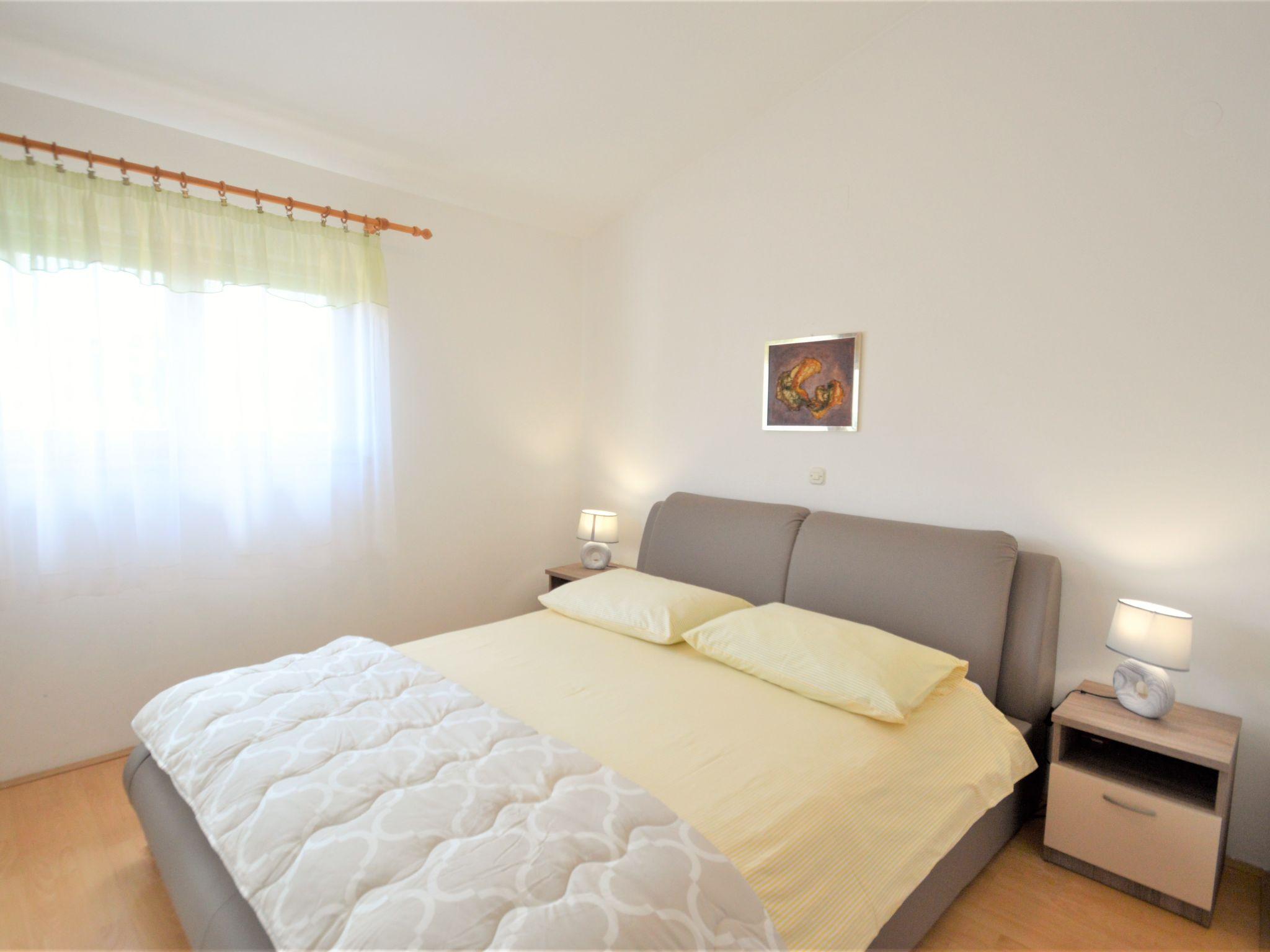 Foto 2 - Appartamento con 2 camere da letto a Medulin con vista mare