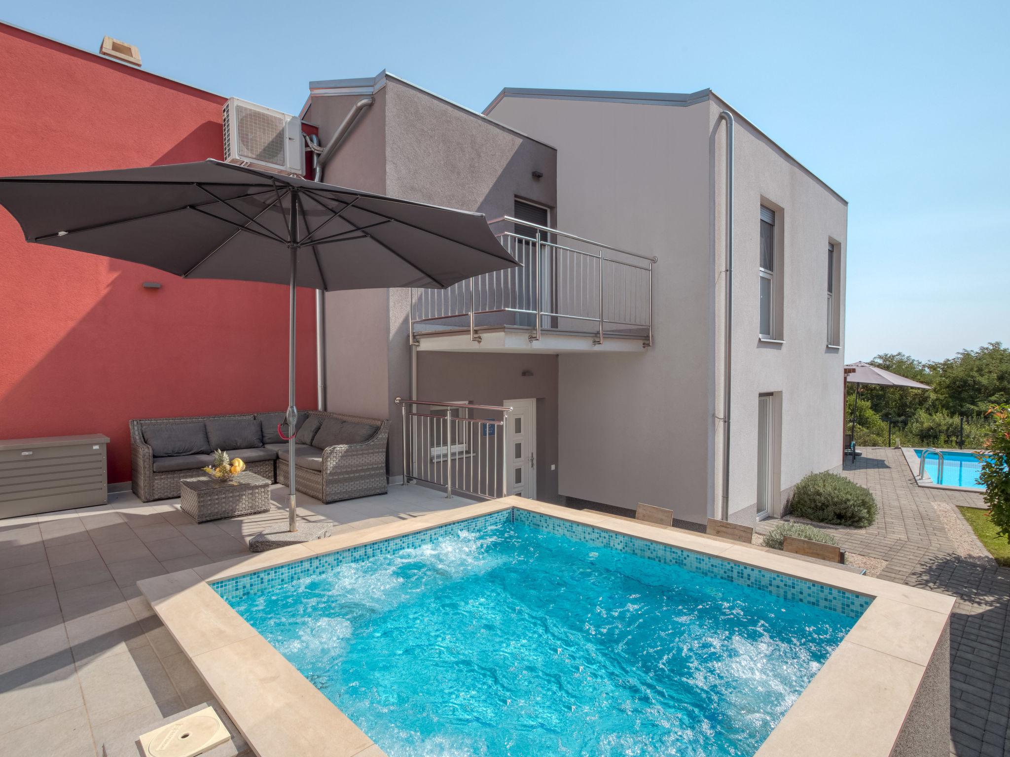 Foto 8 - Casa con 7 camere da letto a Opatija con piscina privata e terrazza