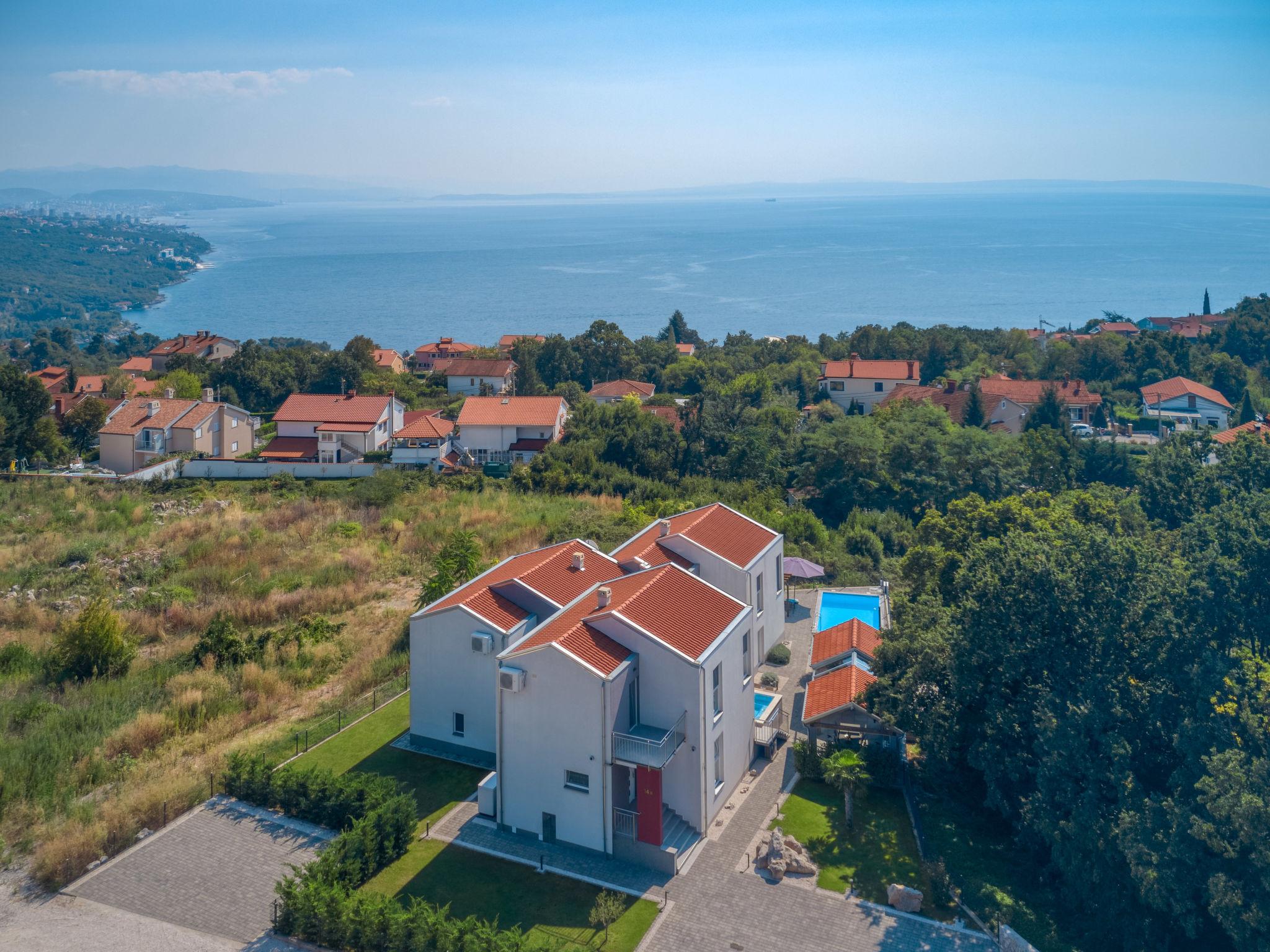 Foto 7 - Casa de 7 habitaciones en Opatija con piscina privada y jardín