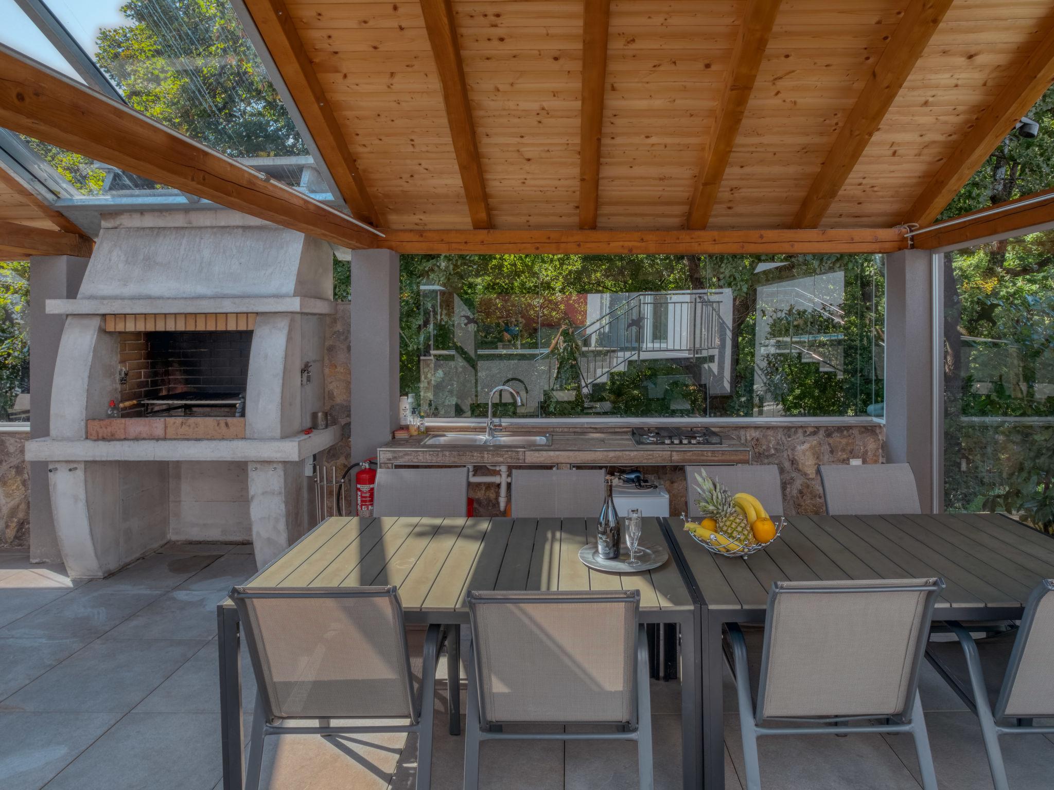 Foto 26 - Casa de 7 habitaciones en Opatija con piscina privada y terraza