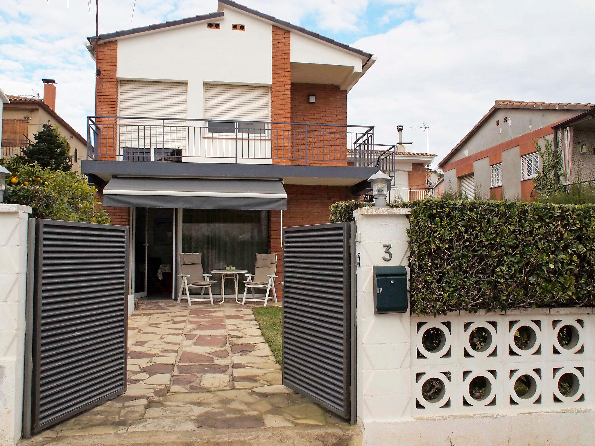 Photo 16 - Maison de 2 chambres à Pineda de Mar avec jardin et terrasse