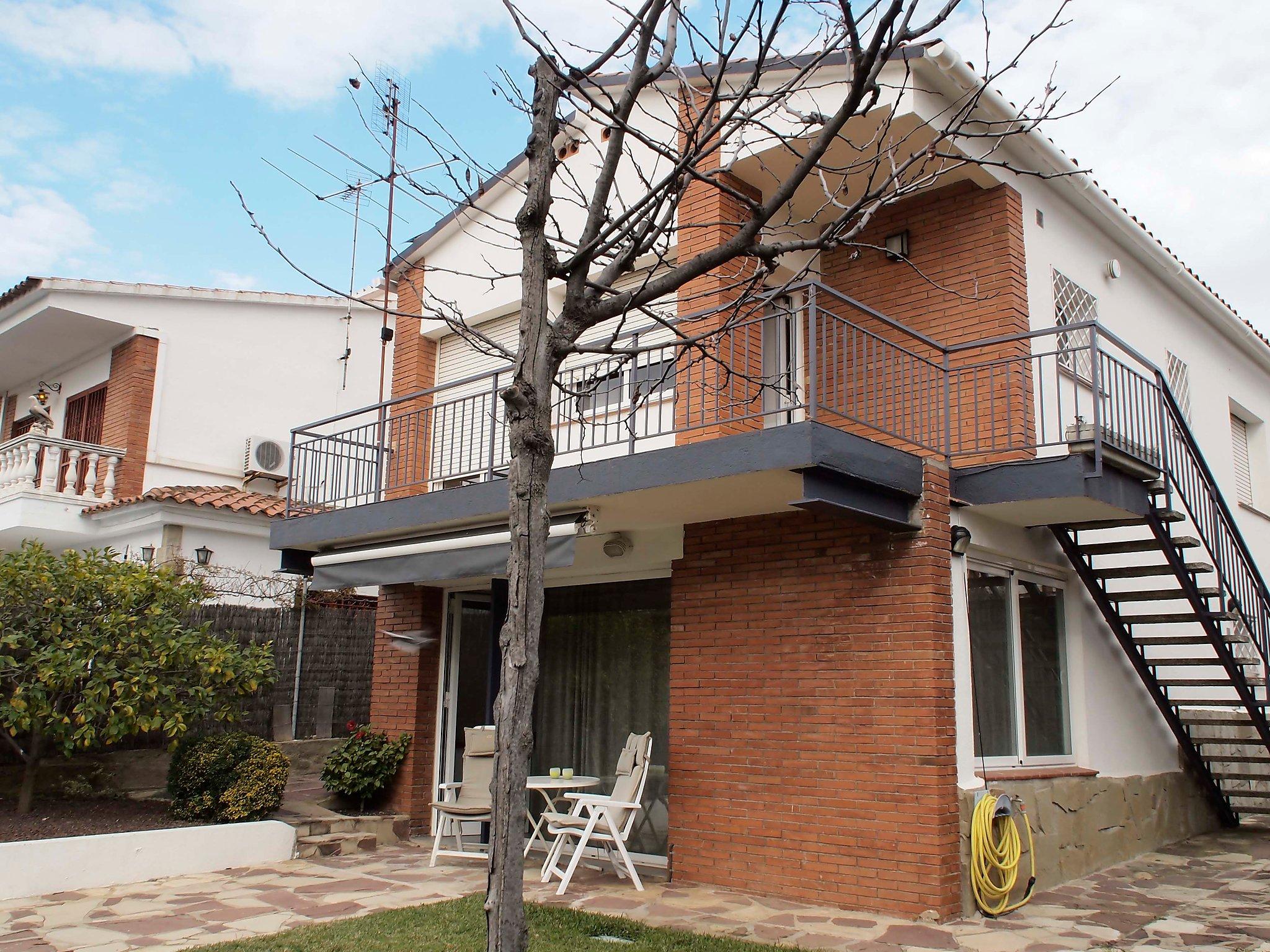 Photo 15 - Maison de 2 chambres à Pineda de Mar avec jardin et terrasse