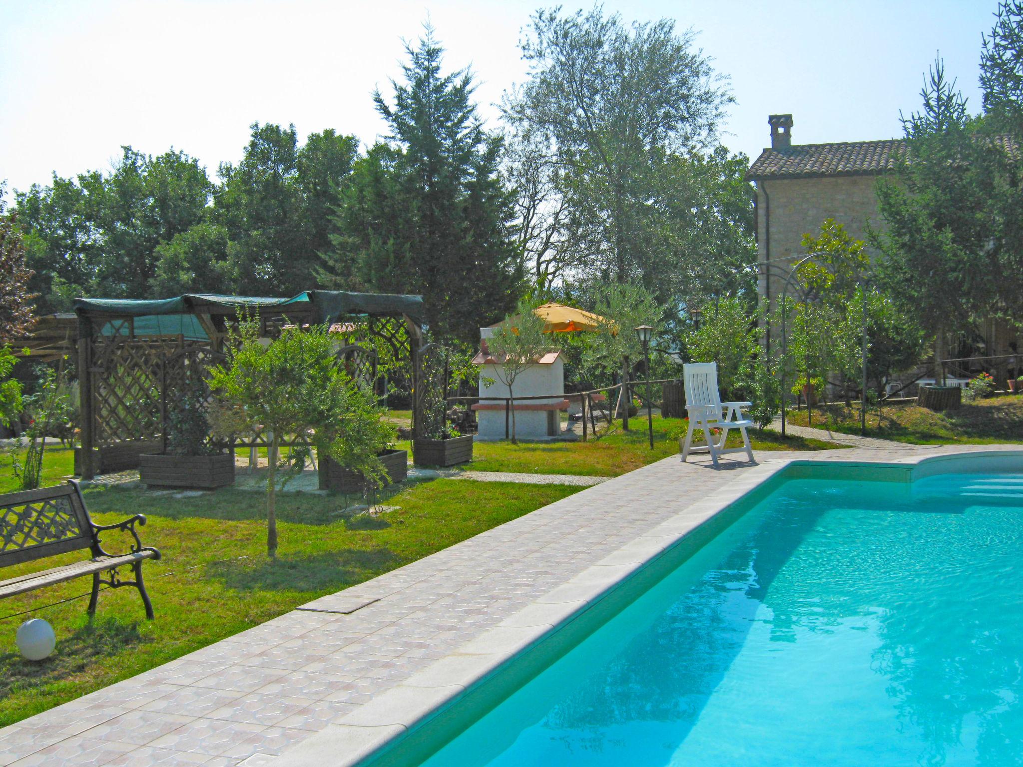 Photo 1 - Maison de 3 chambres à Todi avec piscine privée et jardin