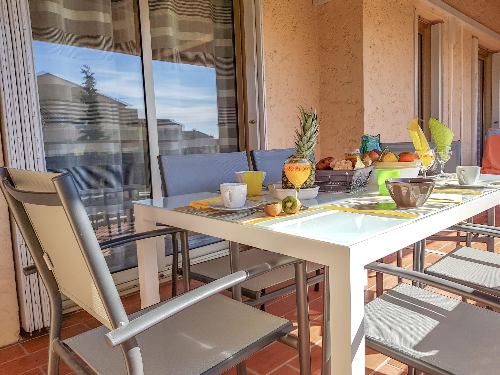 Photo 14 - 2 bedroom Apartment in Sainte-Maxime with swimming pool and terrace