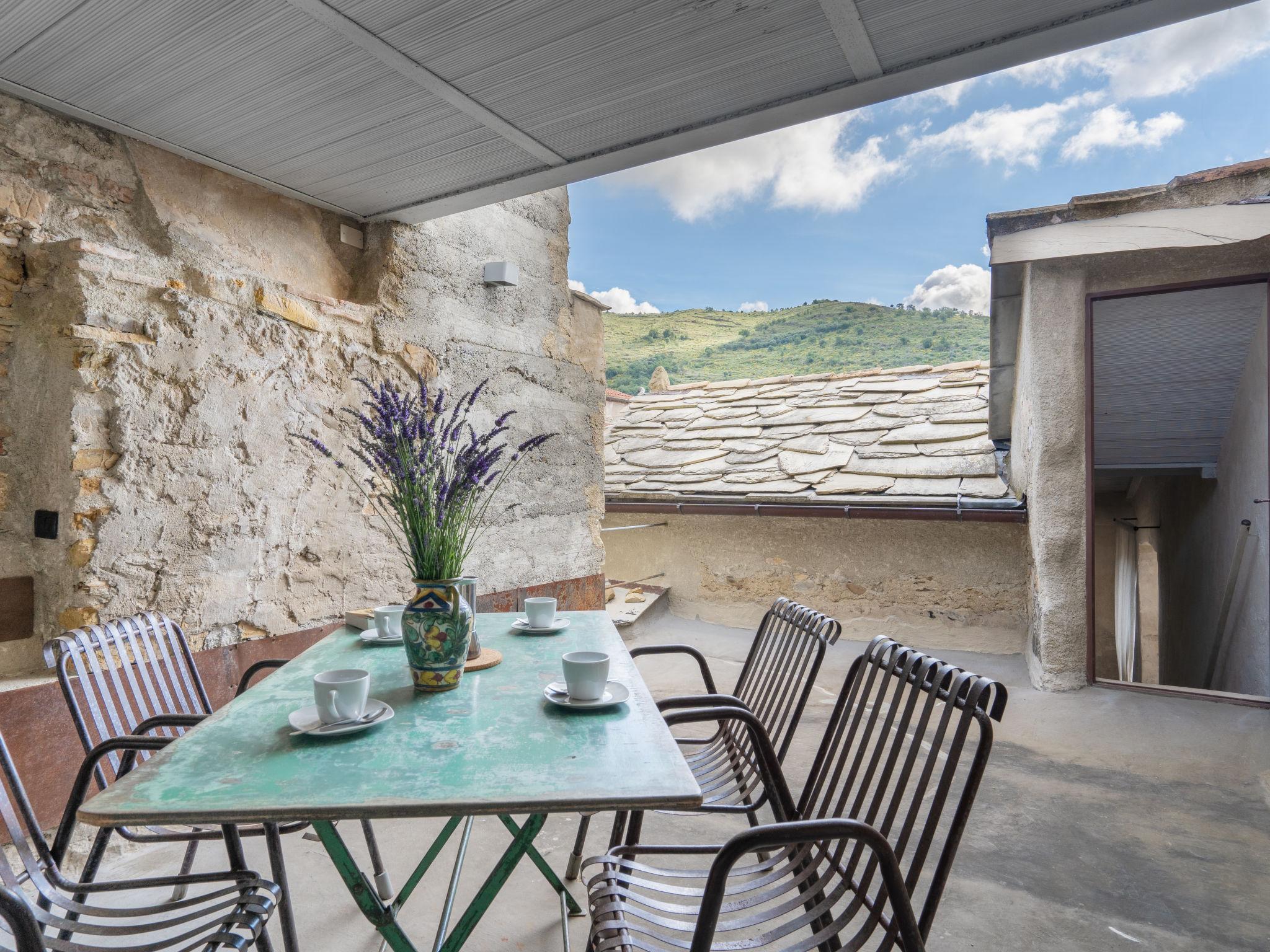 Photo 1 - Appartement de 2 chambres à Pietrabruna avec terrasse