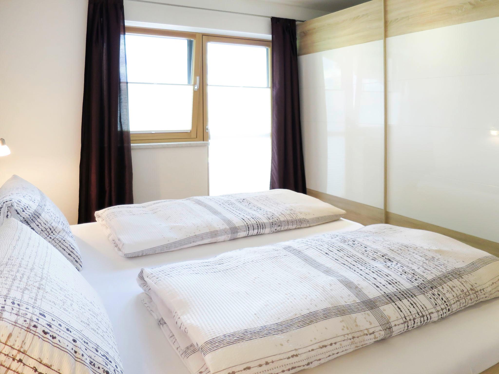 Foto 11 - Appartamento con 2 camere da letto a Ramsau im Zillertal con vista sulle montagne