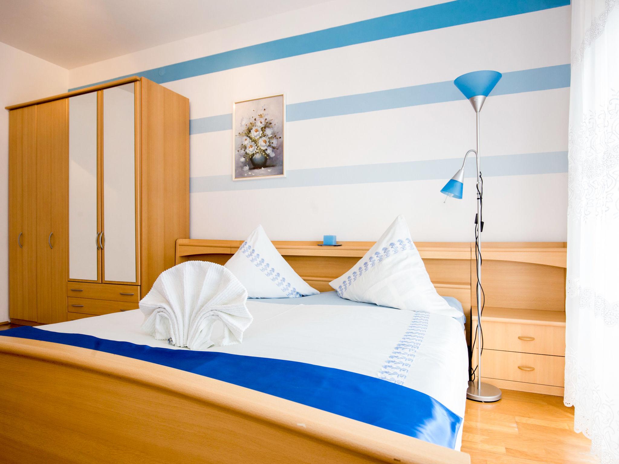 Foto 19 - Appartamento con 2 camere da letto a Crikvenica con piscina e vista mare