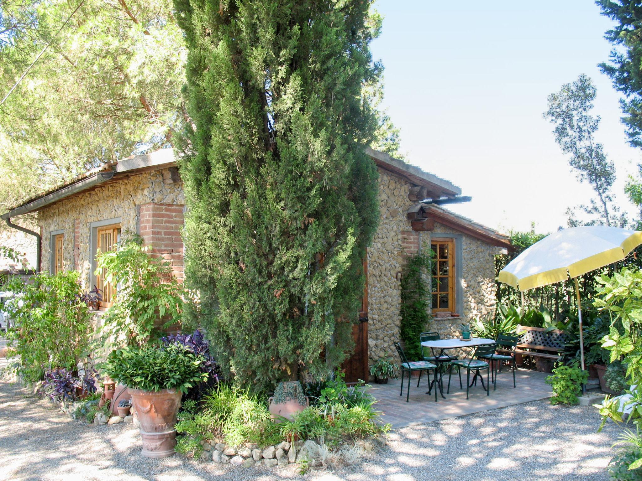 Photo 28 - Maison de 1 chambre à Palaia avec jardin et terrasse