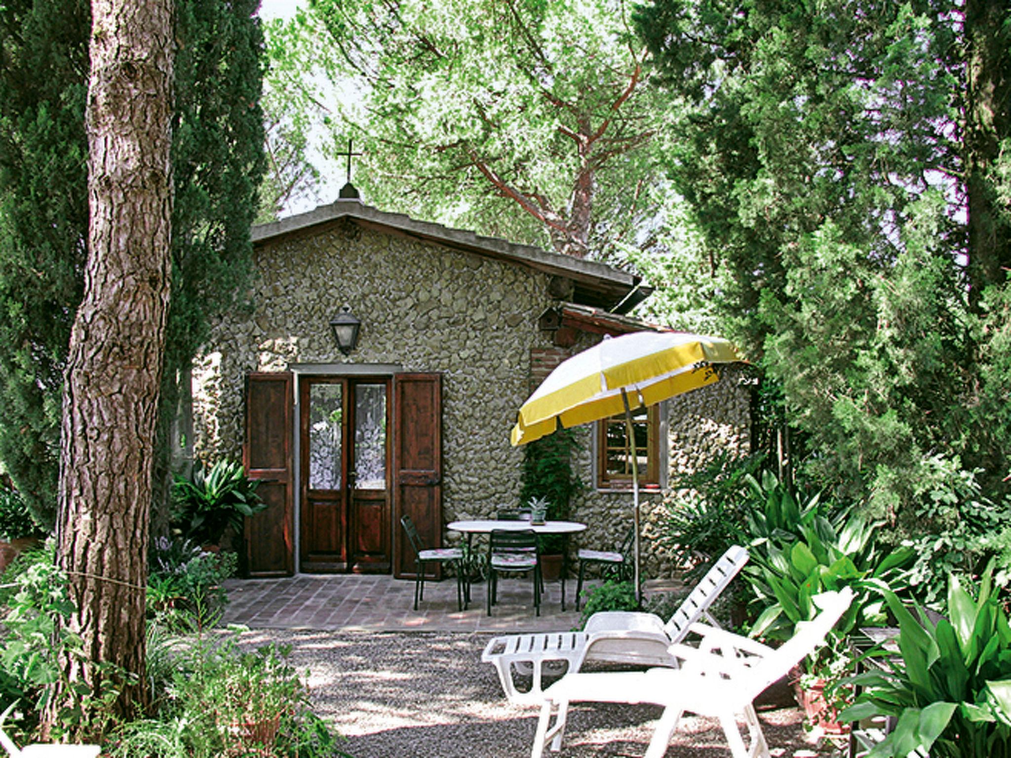 Photo 29 - Maison de 1 chambre à Palaia avec jardin et terrasse