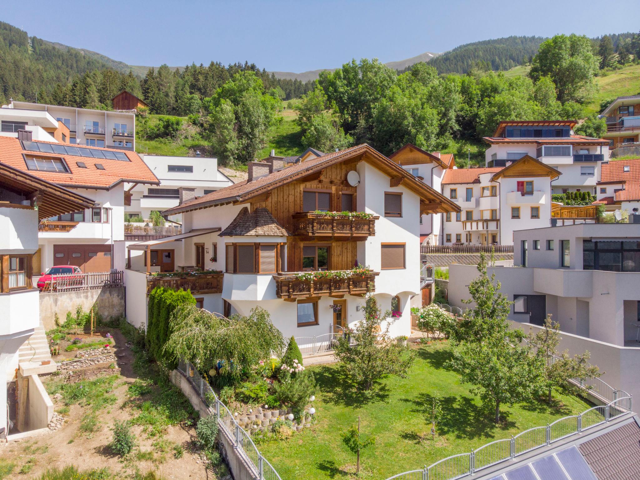 Photo 1 - Appartement de 2 chambres à Fließ avec jardin et terrasse