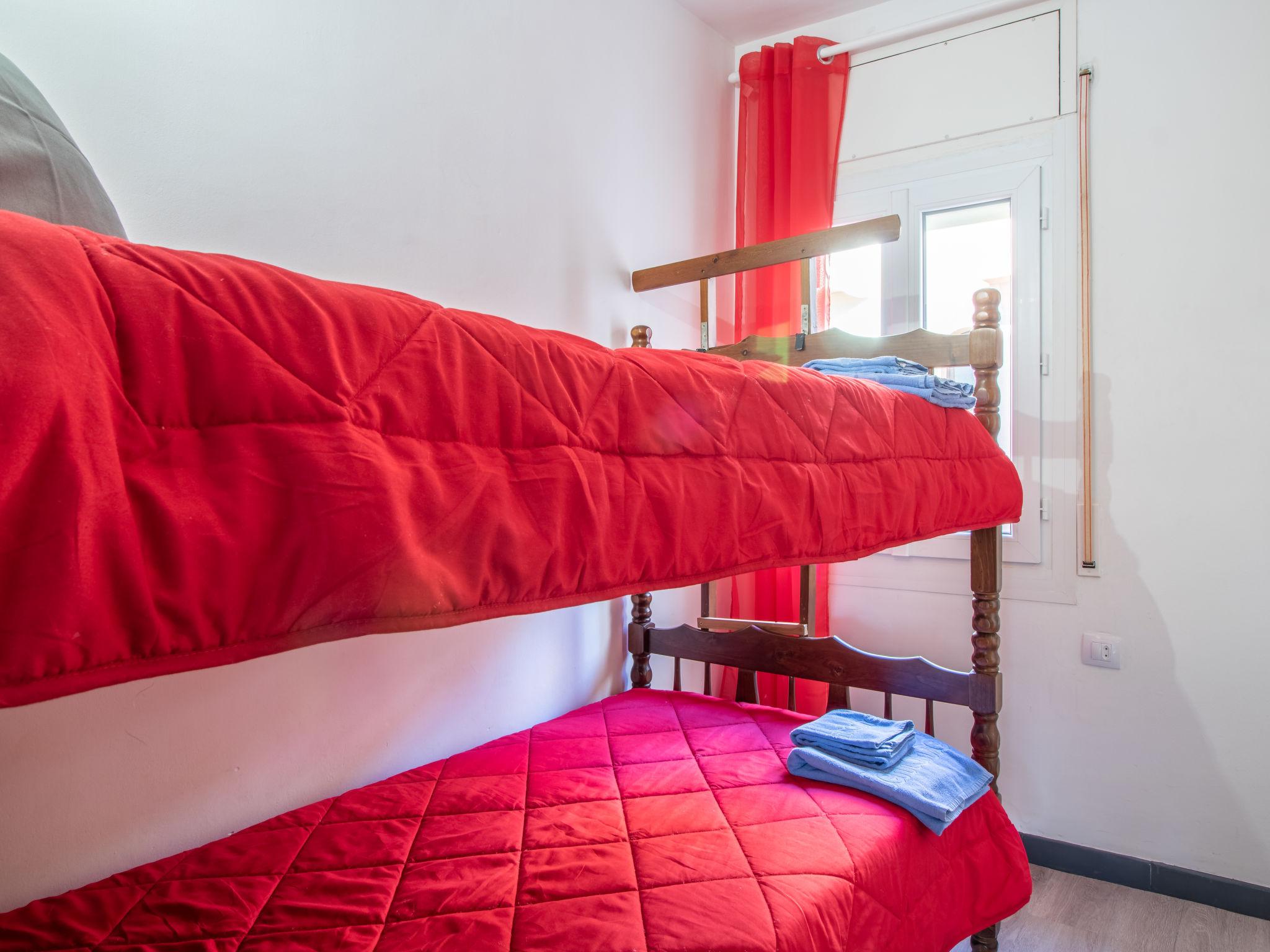 Foto 14 - Appartamento con 3 camere da letto a Castelló d'Empúries con terrazza e vista mare