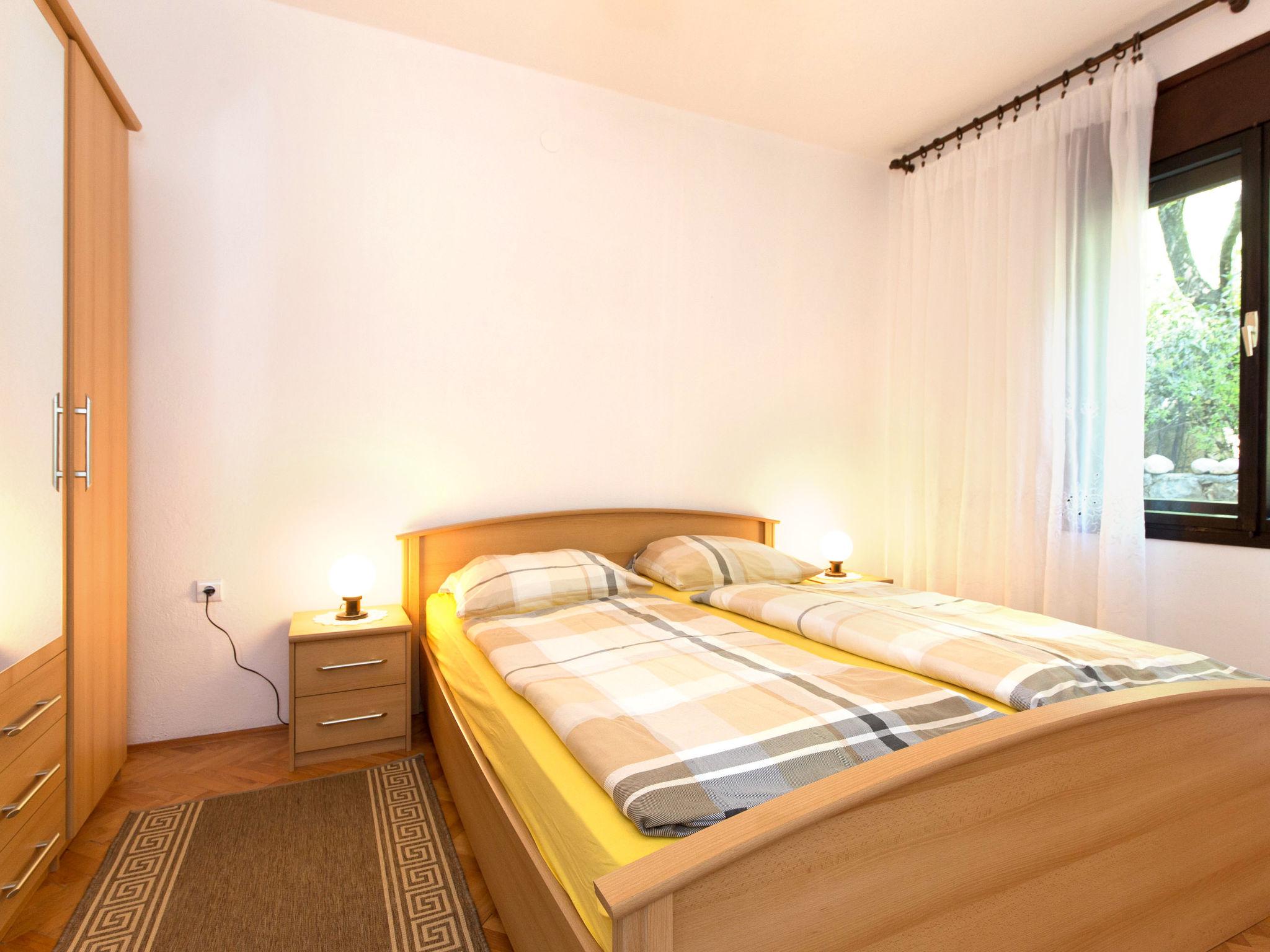 Foto 4 - Appartamento con 2 camere da letto a Novi Vinodolski con terrazza e vista mare