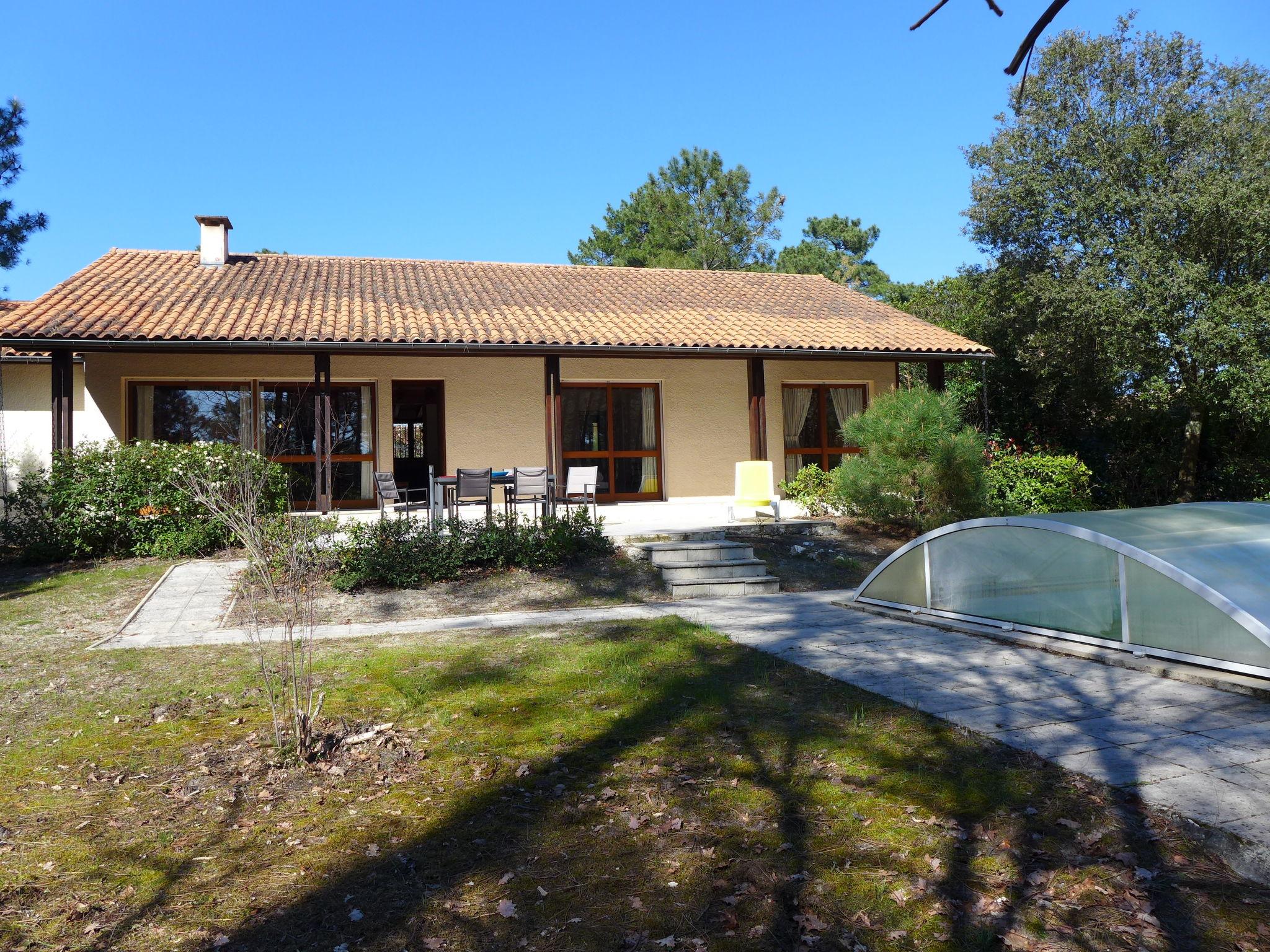 Foto 1 - Casa con 3 camere da letto a Lacanau con piscina privata e giardino