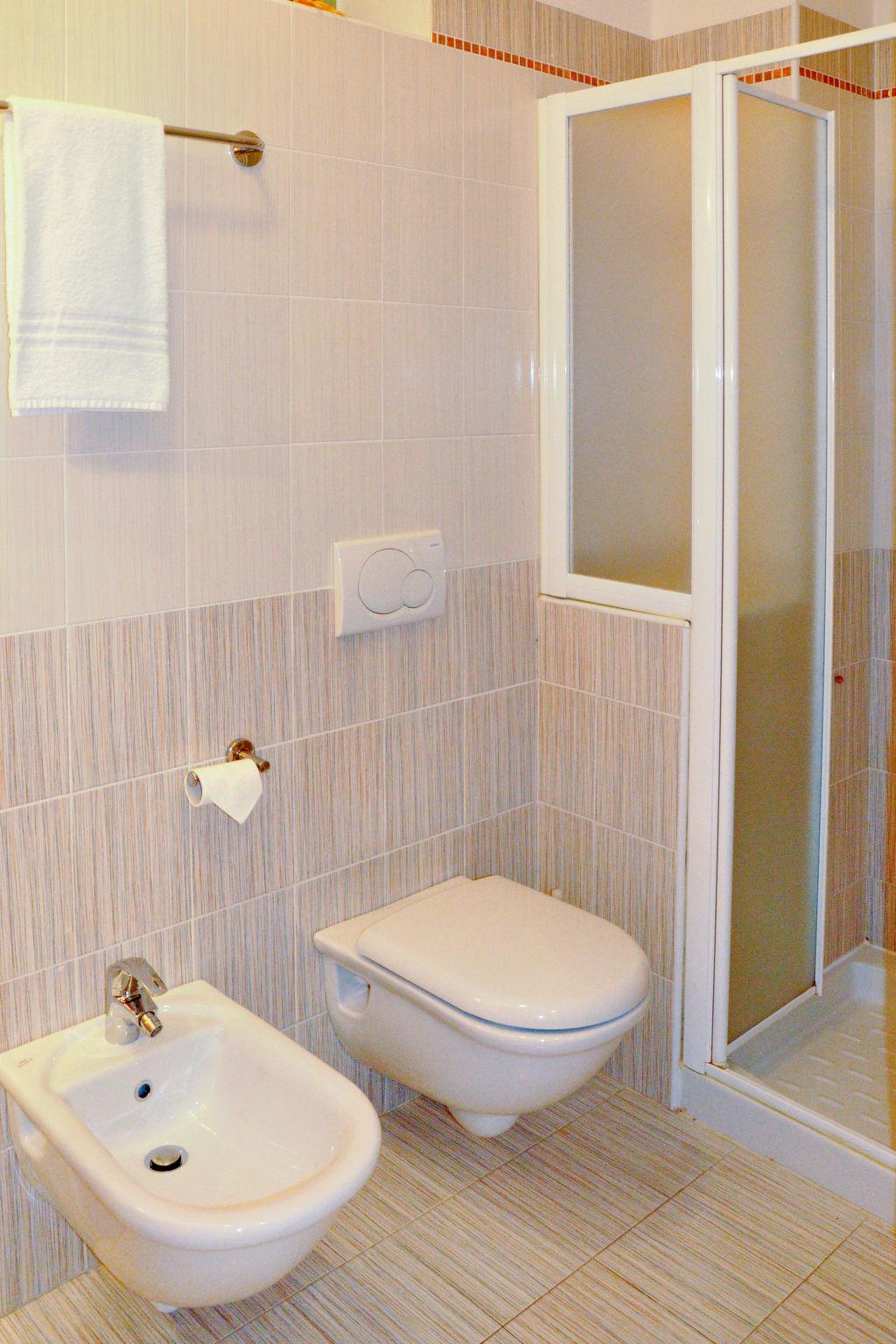 Photo 17 - 2 bedroom Apartment in Lazise with swimming pool and garden