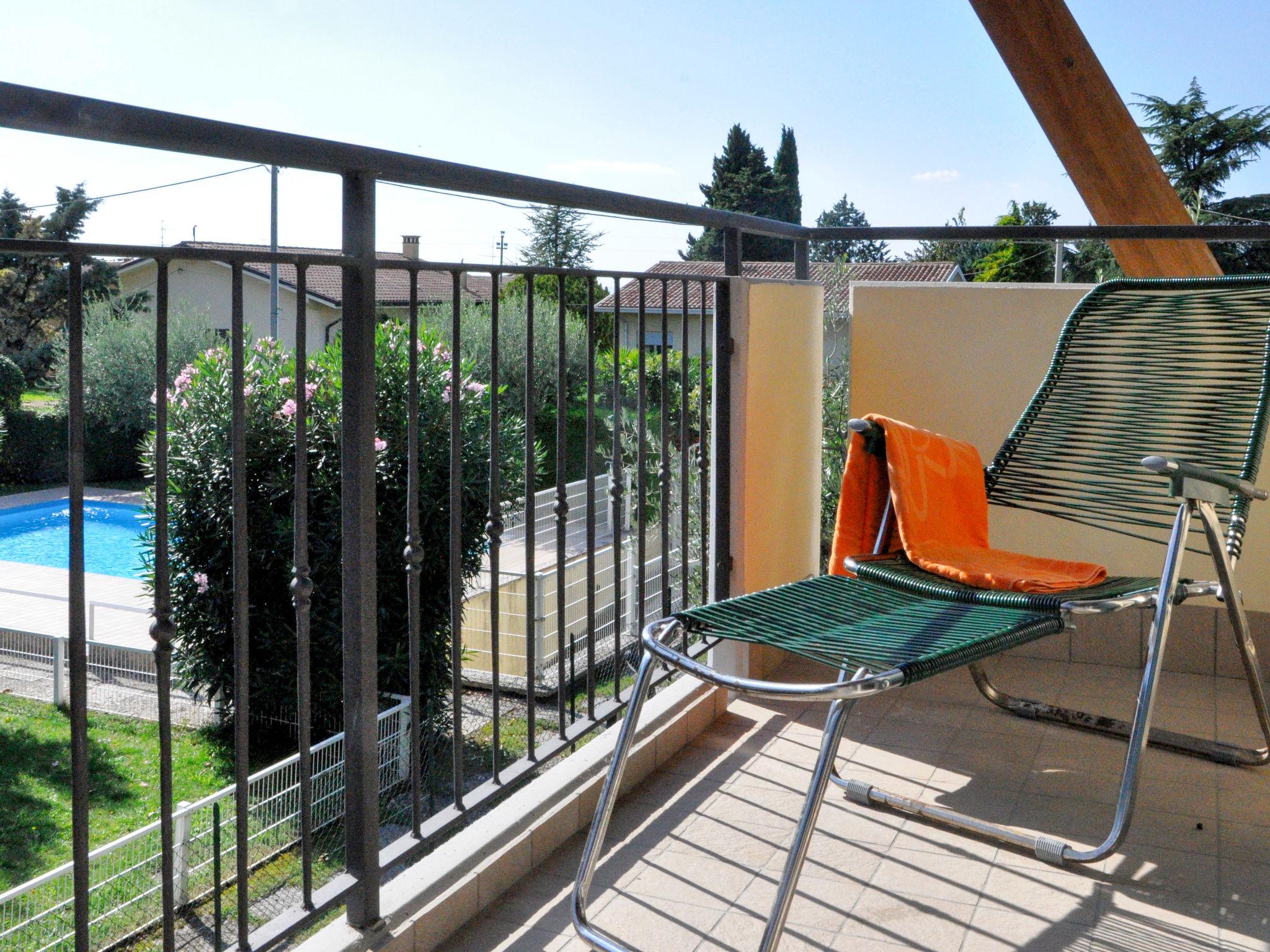 Foto 3 - Appartamento con 2 camere da letto a Lazise con piscina e vista sulle montagne