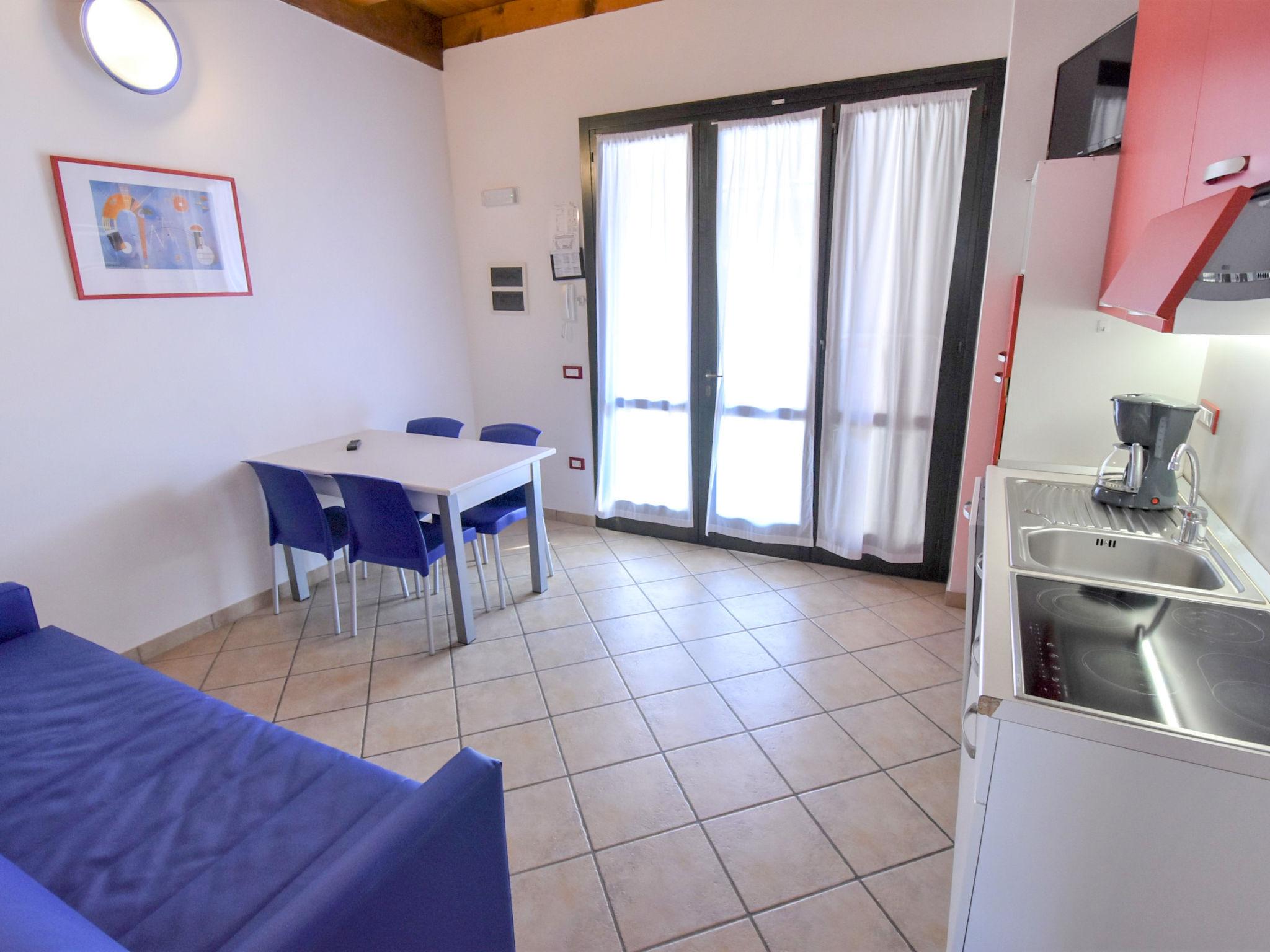 Photo 10 - 2 bedroom Apartment in Comacchio with swimming pool and garden