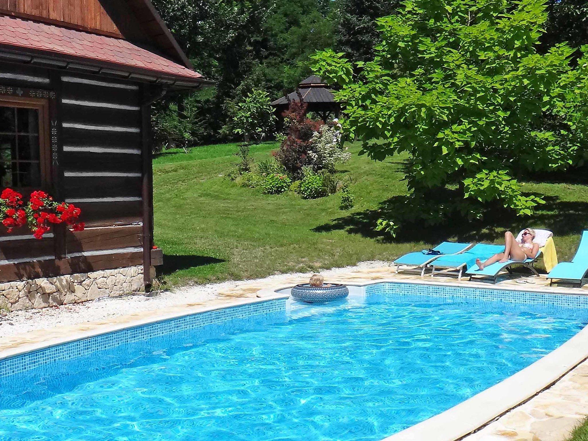 Foto 18 - Casa de 2 quartos em Liszki com piscina privada e jardim