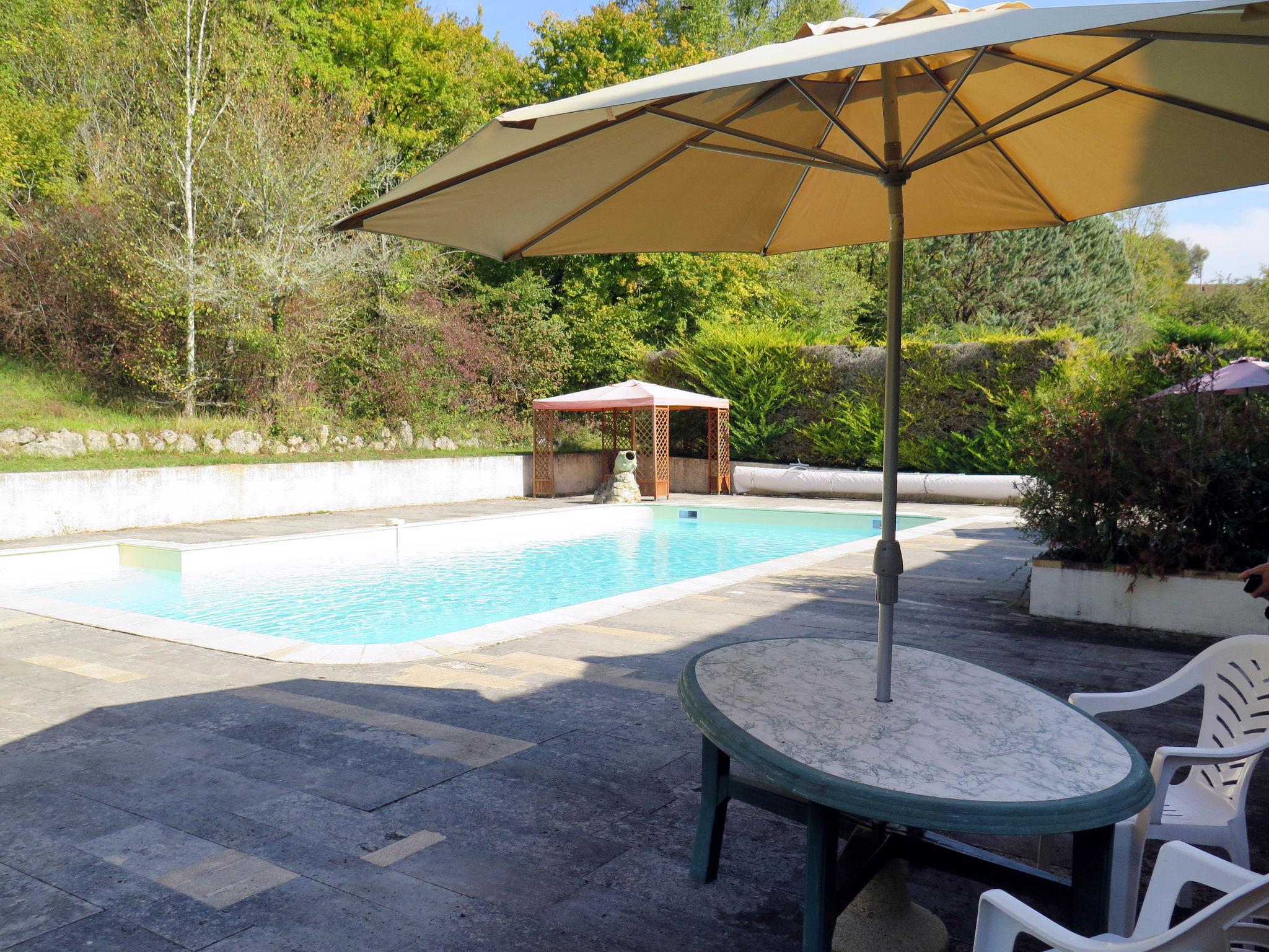 Photo 13 - Appartement de 1 chambre à Saint-Georges-de-Montclard avec piscine et jardin