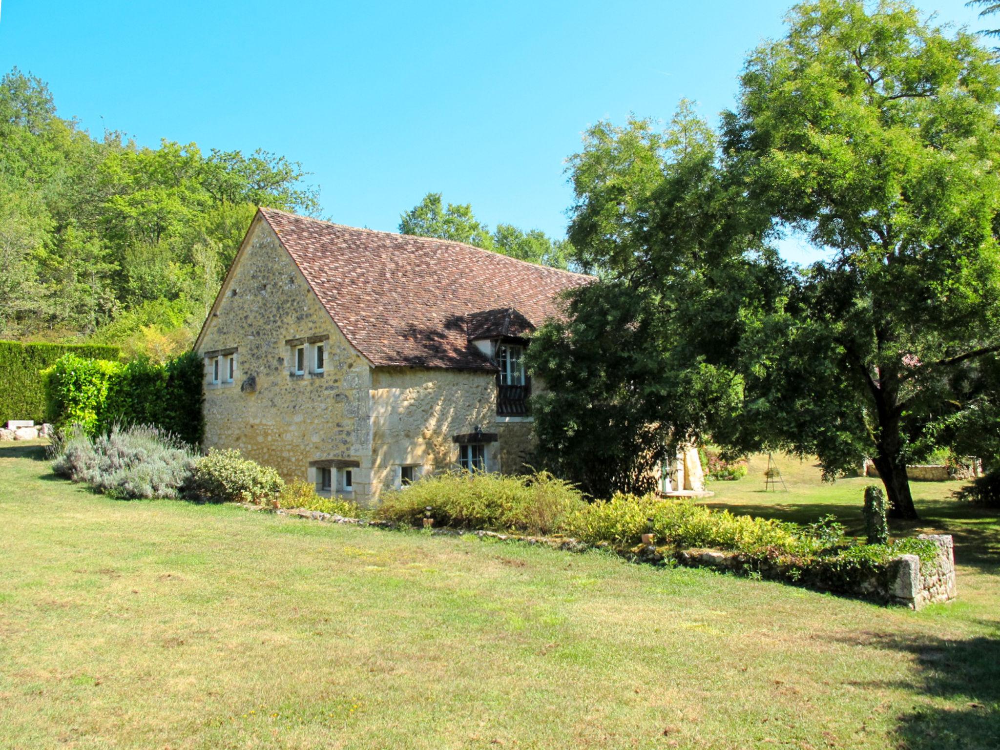 Foto 1 - Apartamento de 1 quarto em Saint-Georges-de-Montclard com piscina e jardim